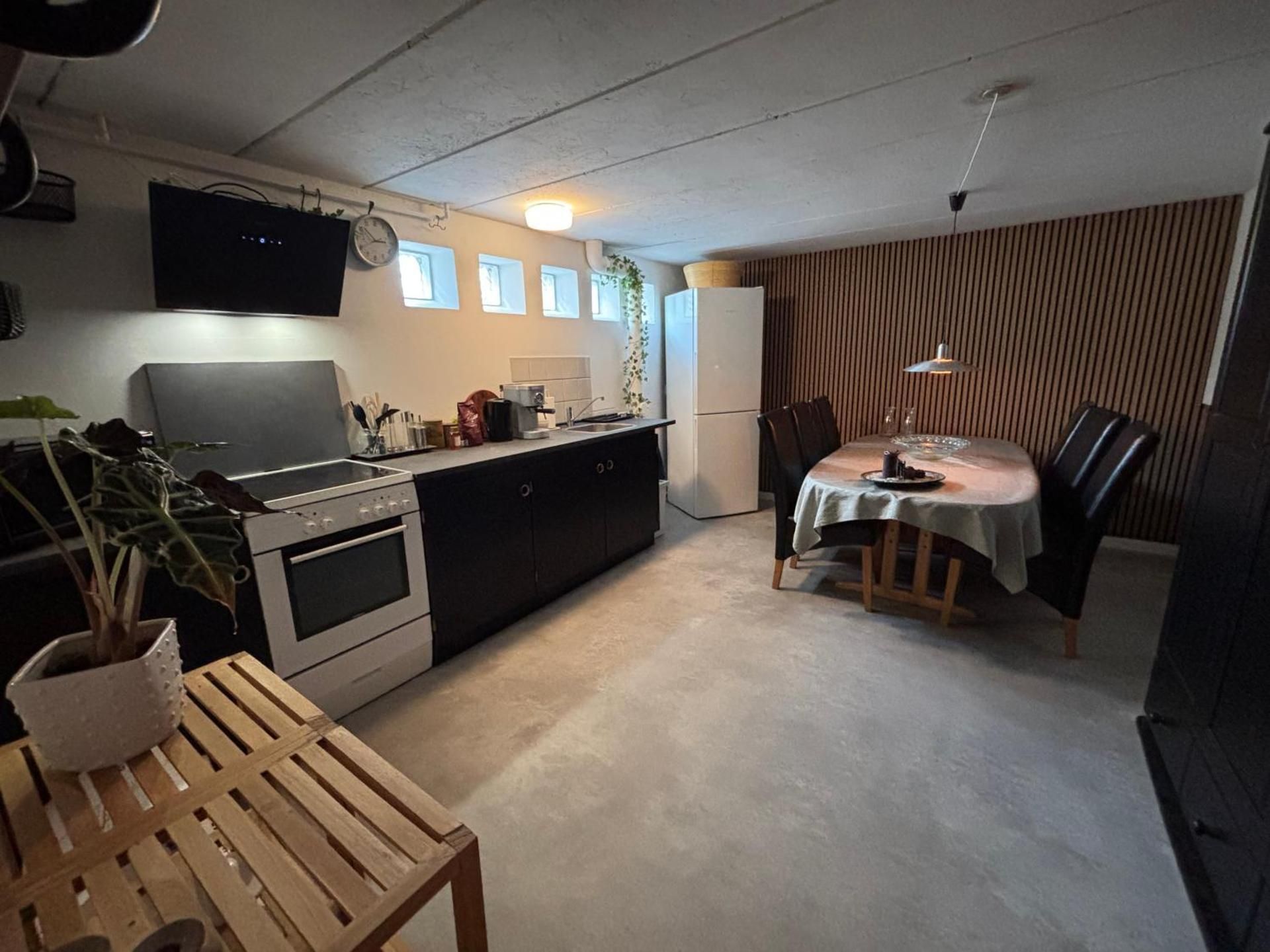 6 person Holiday Inn