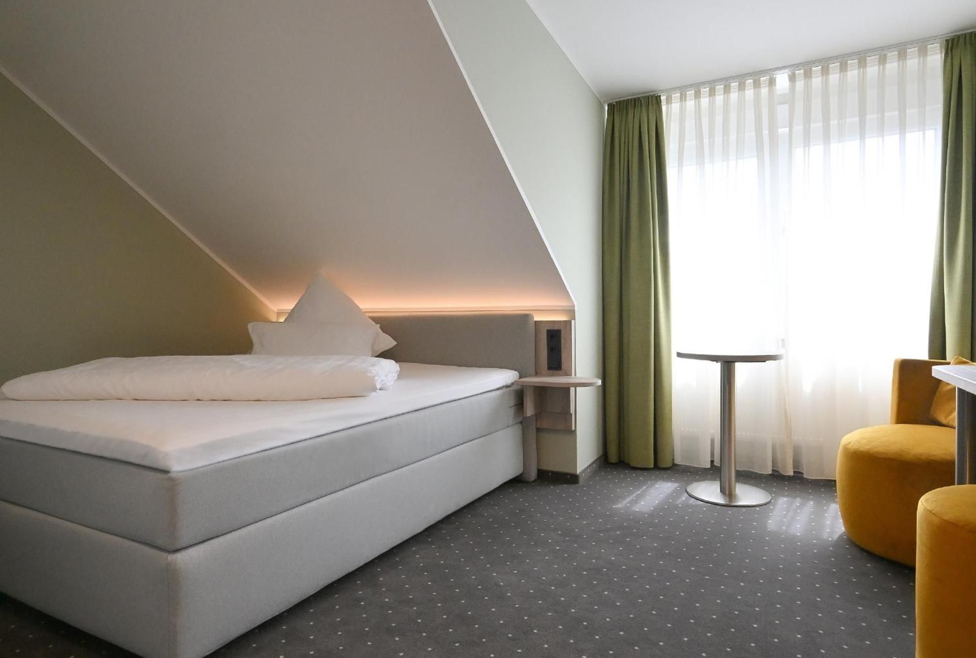 Deluxe Single Room