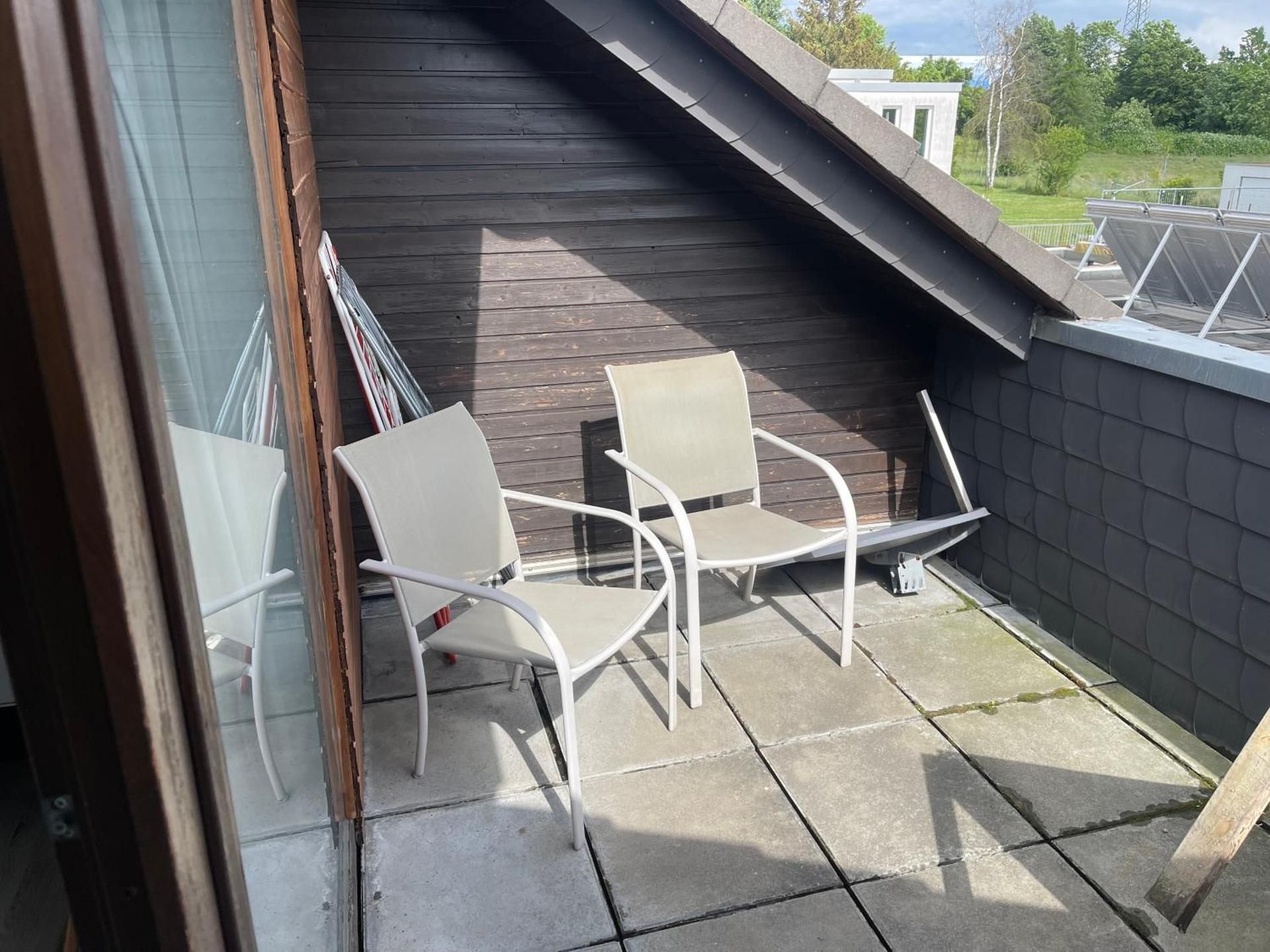 Four-Bedroom Apartment with Balcony 