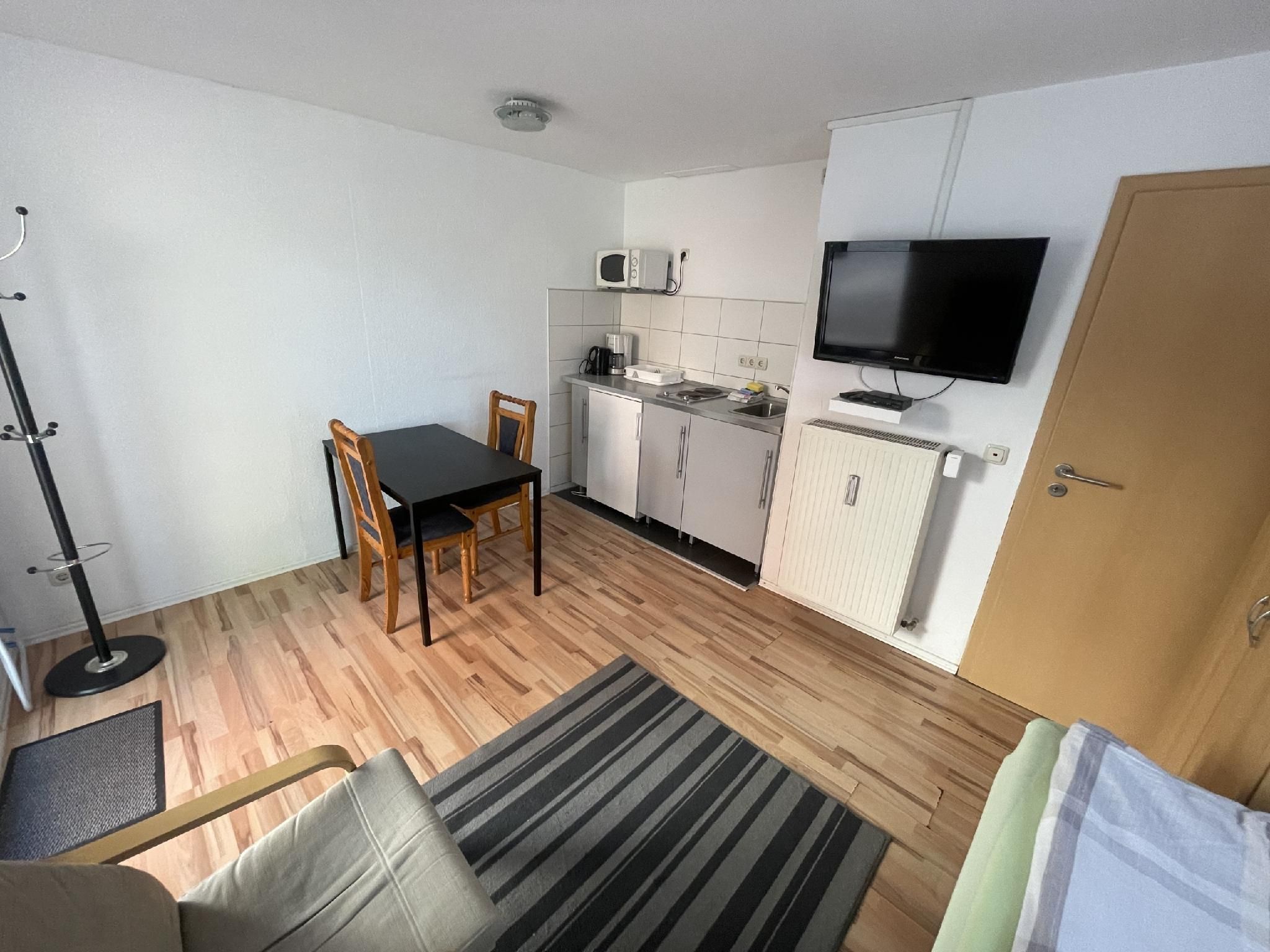 Studio-Budget-Eigenes Badezimmer-Strassenblick-Studio 1 Bett EG