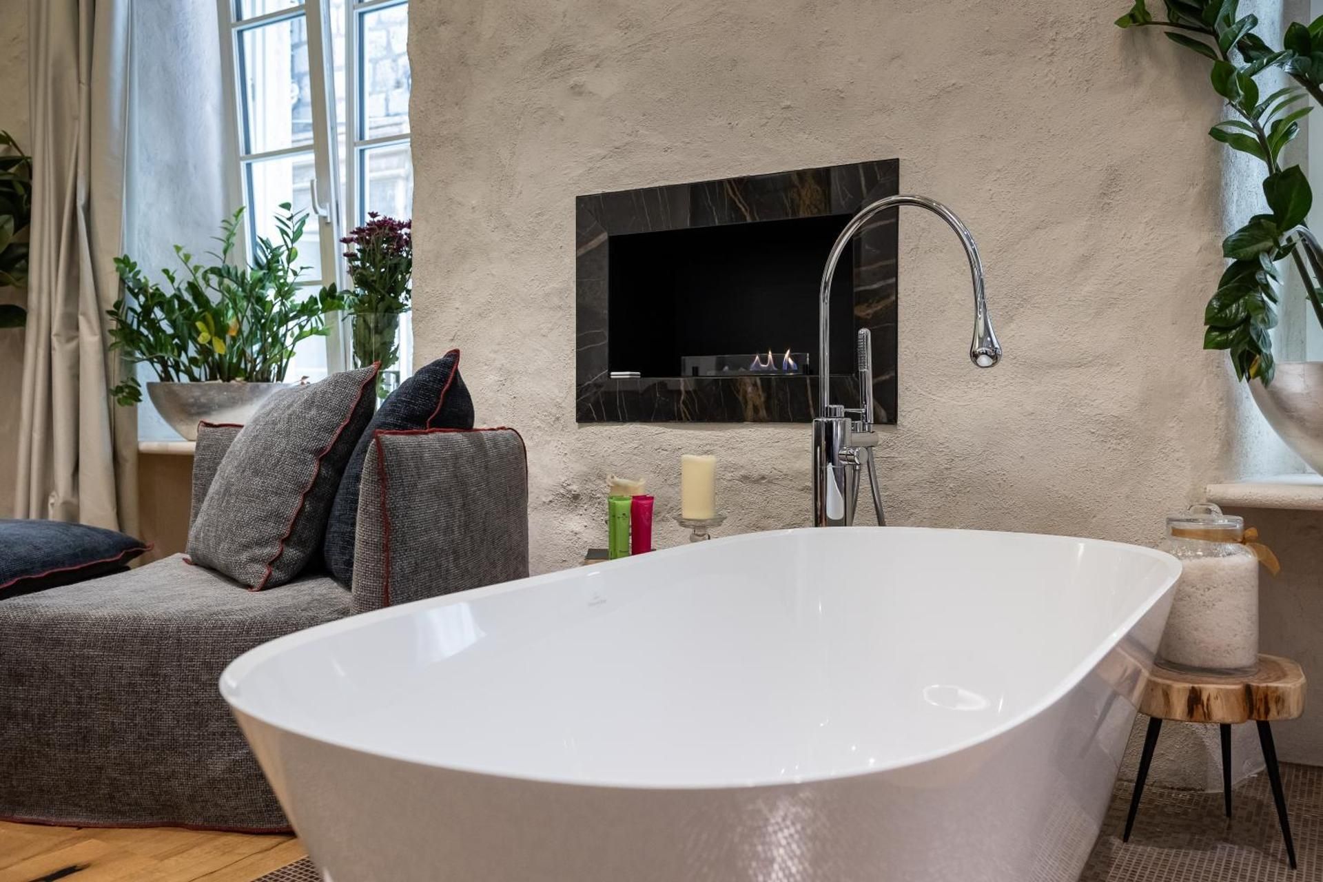 Deluxe Suite