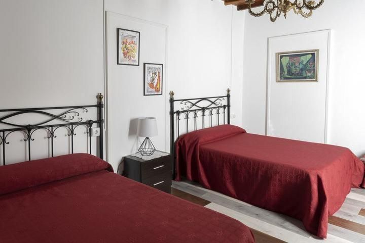 Twin Room with Shared Bathroom