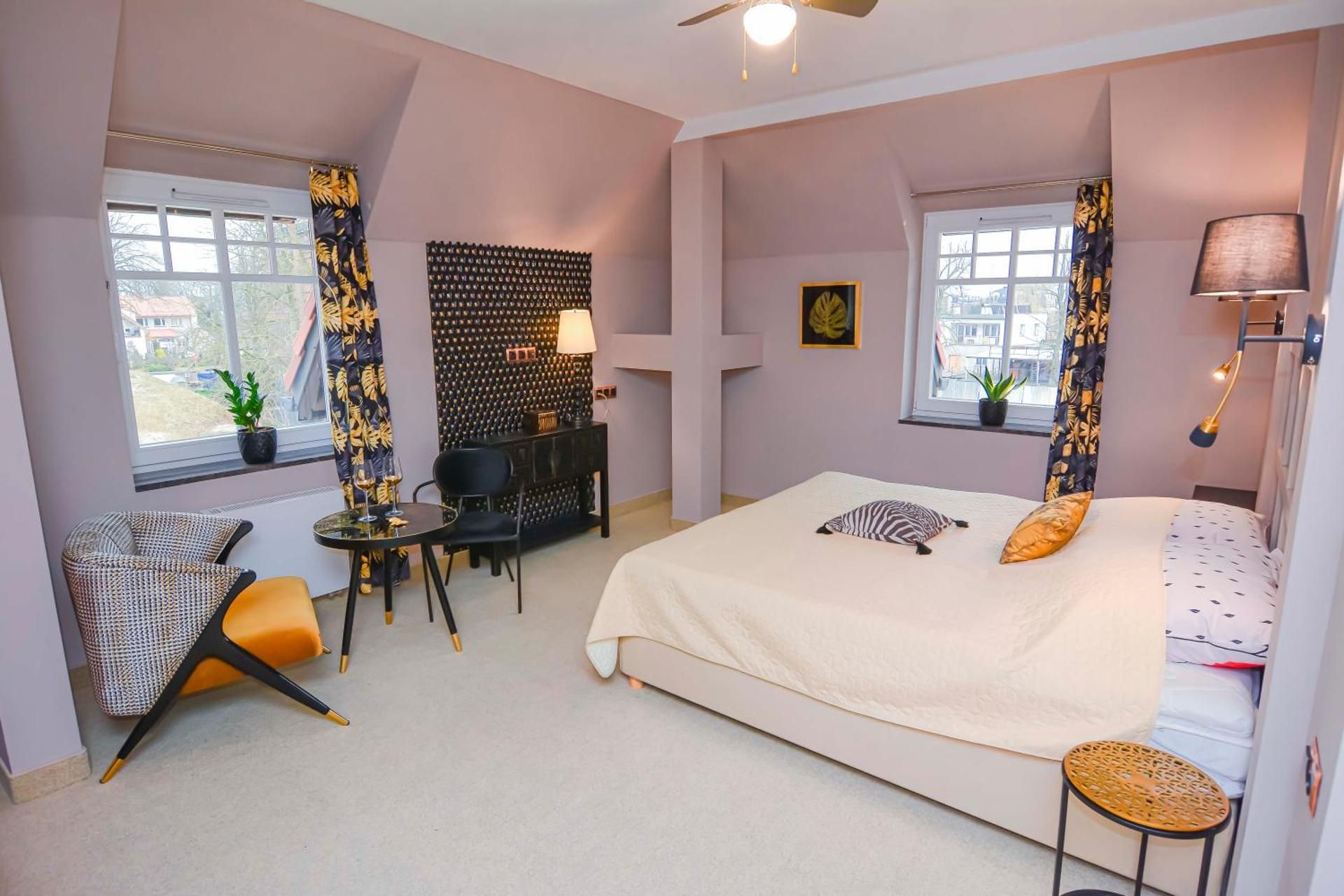 Deluxe King Room