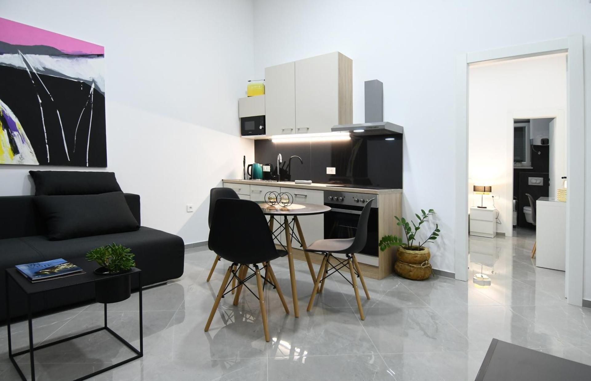 One-Bedroom Apartment