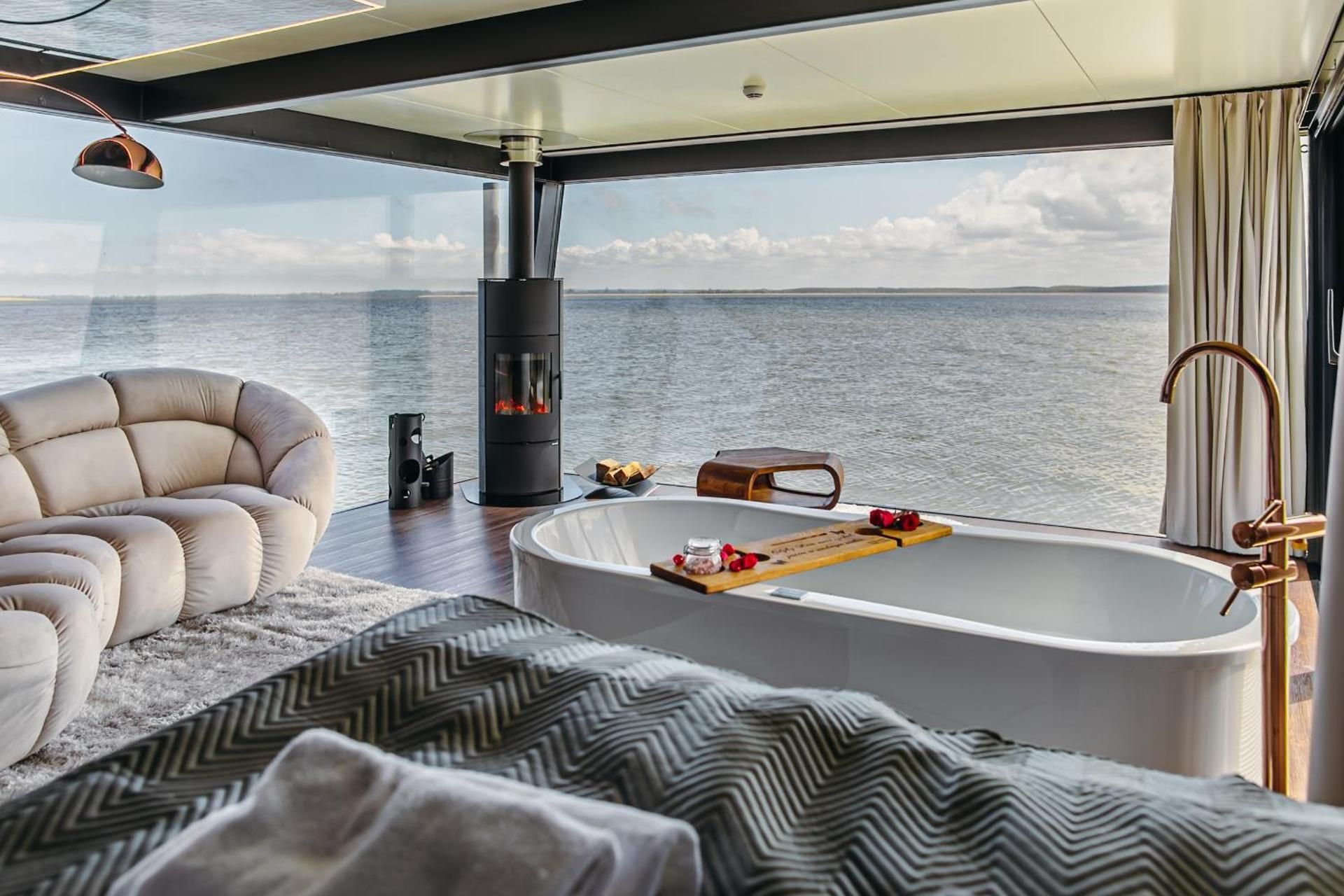 House on water with sauna, fireplace, jacuzzi and massage chair
