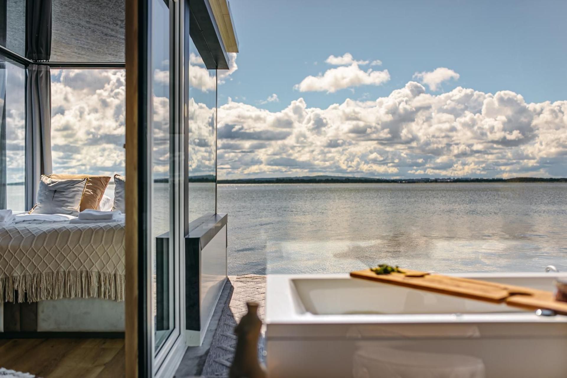 House on water with sauna, jacuzzi and massage chair