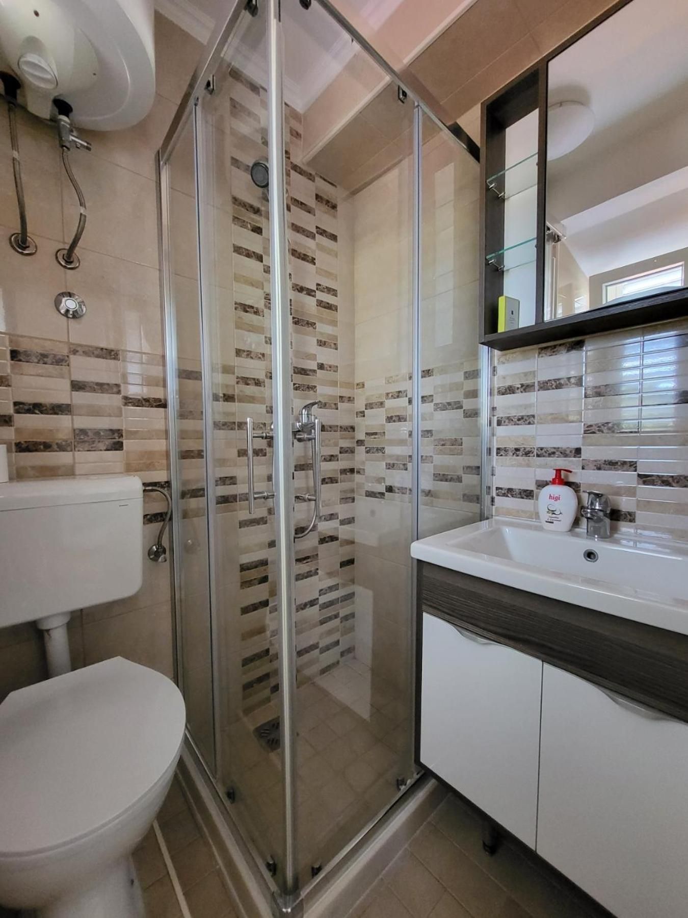 Deluxe Double Room with Shower