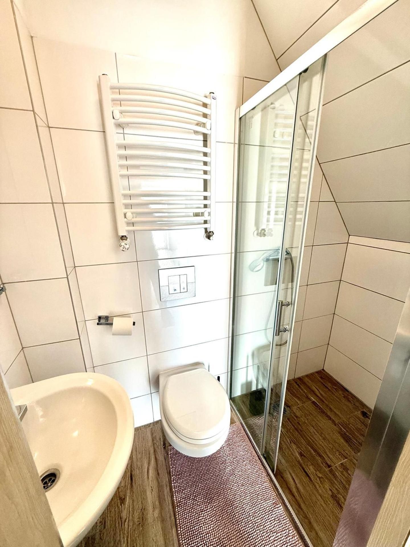 Five-Bedroom Deluxe Apartment