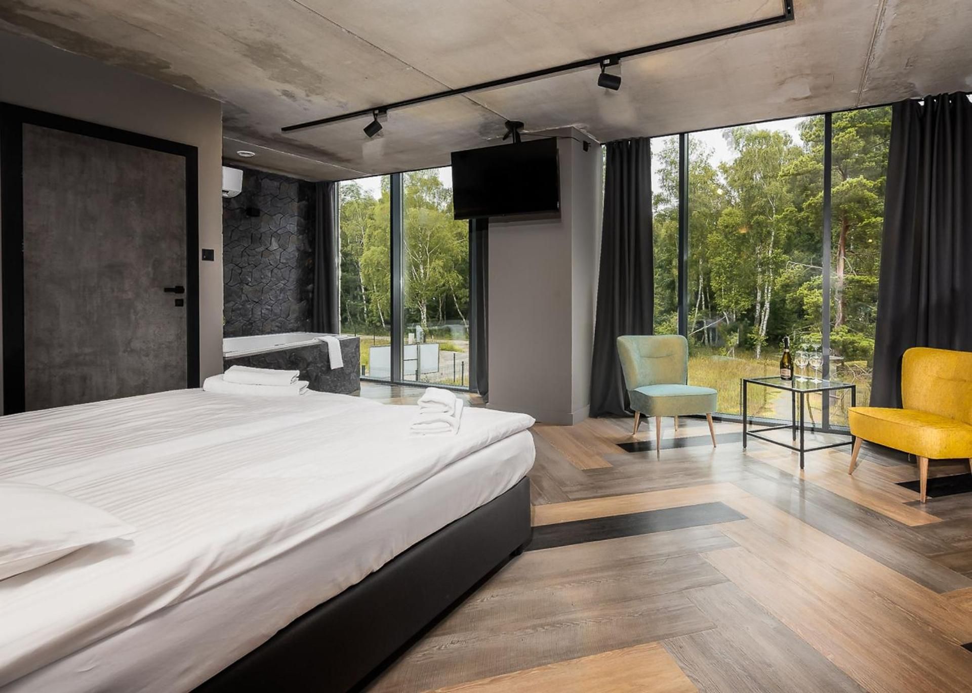 King Room with Spa Bath