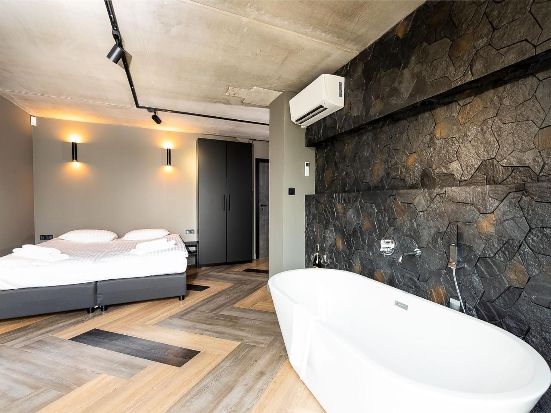 Deluxe Double Room with Bath