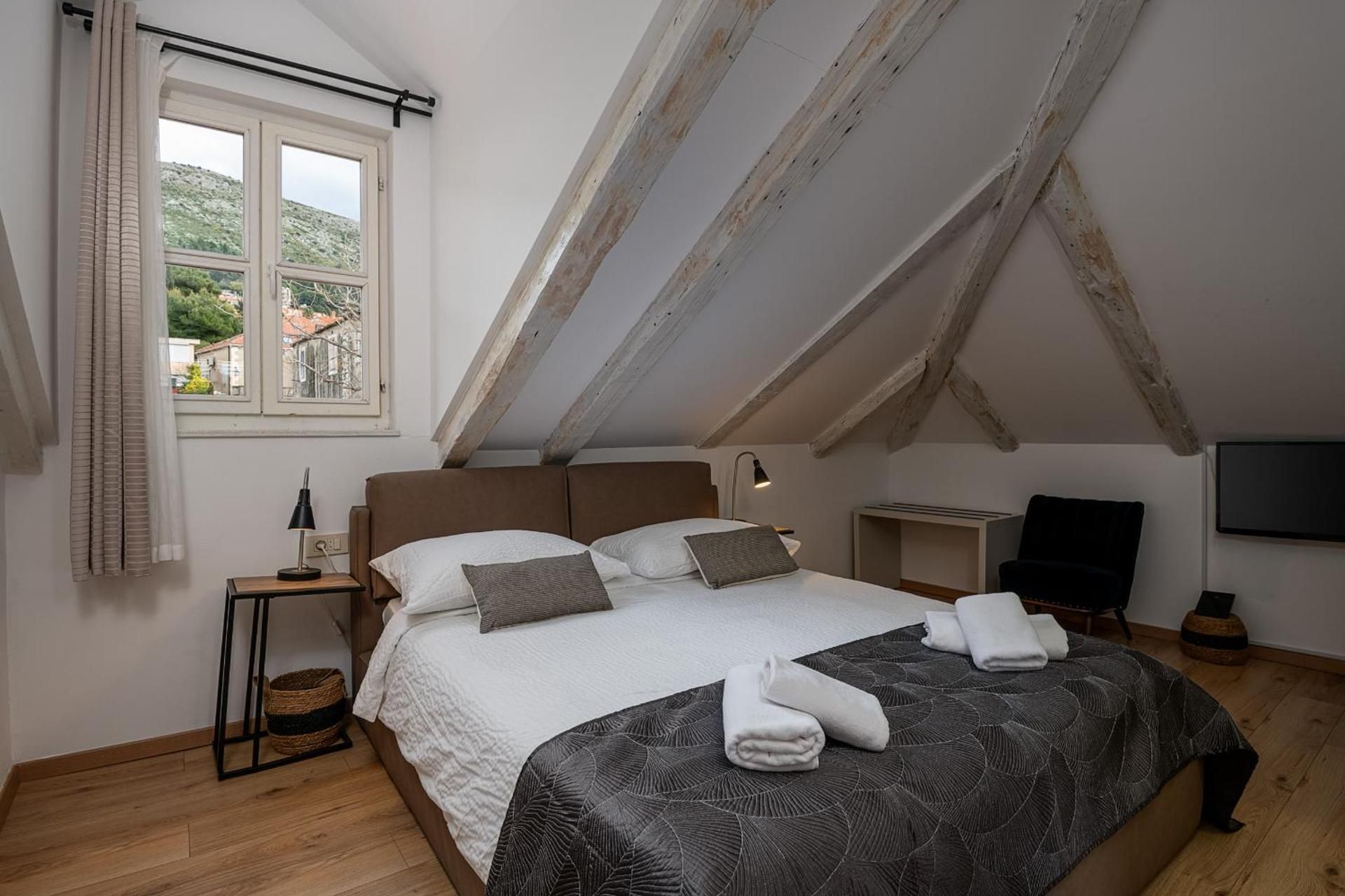 Double Room with Mountain View