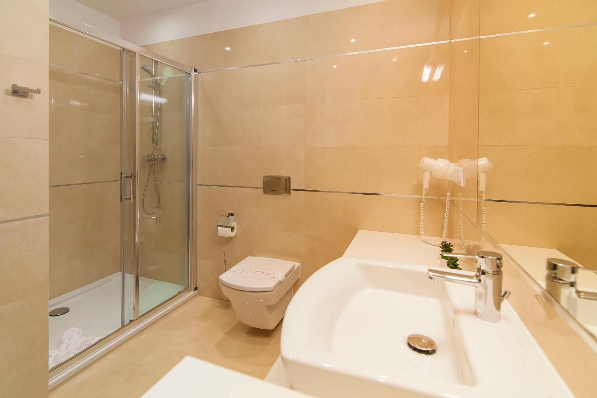 One-Bedroom Apartment A408 (Side Sea View)