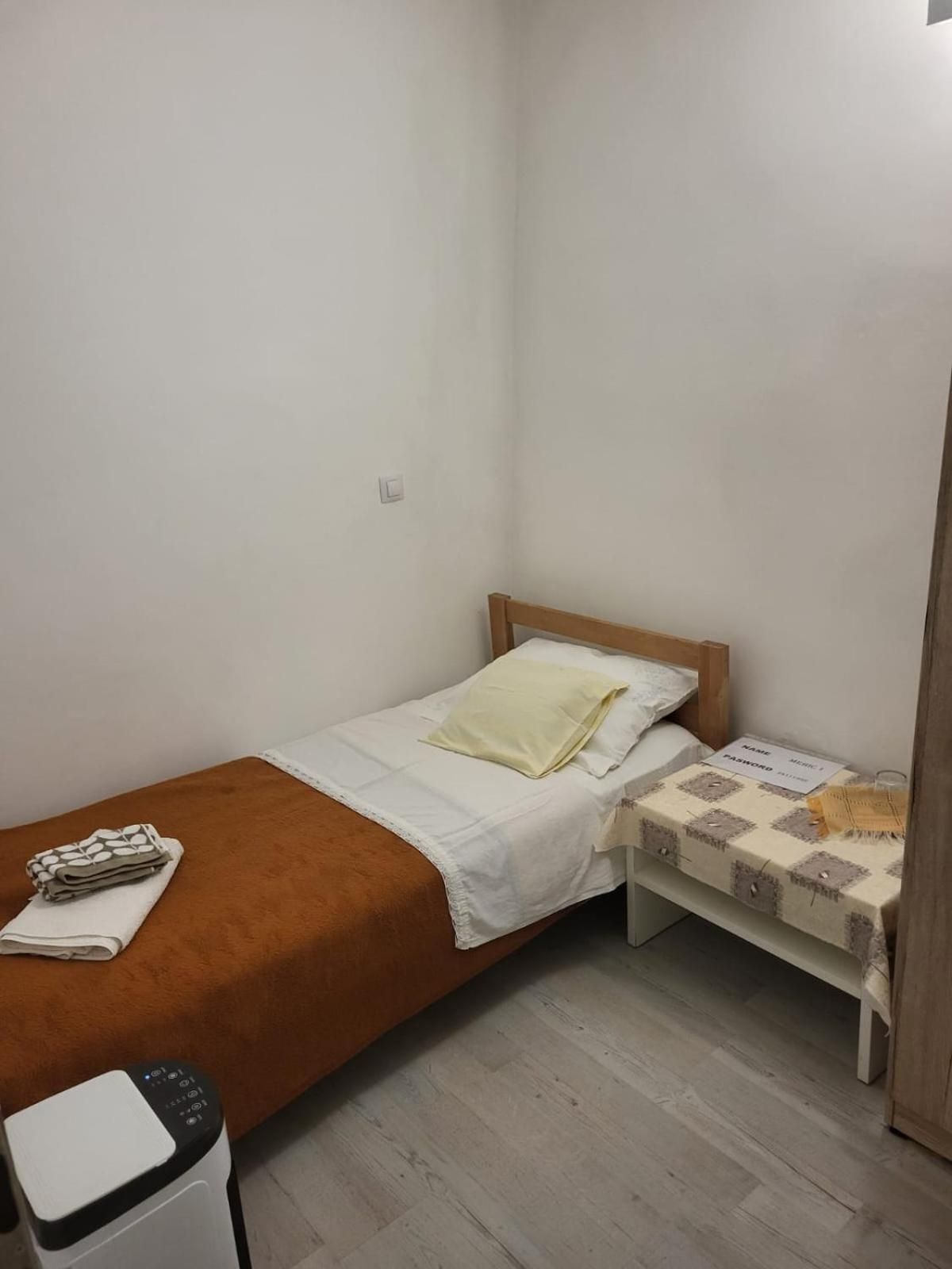Single Room with Shared Bathroom