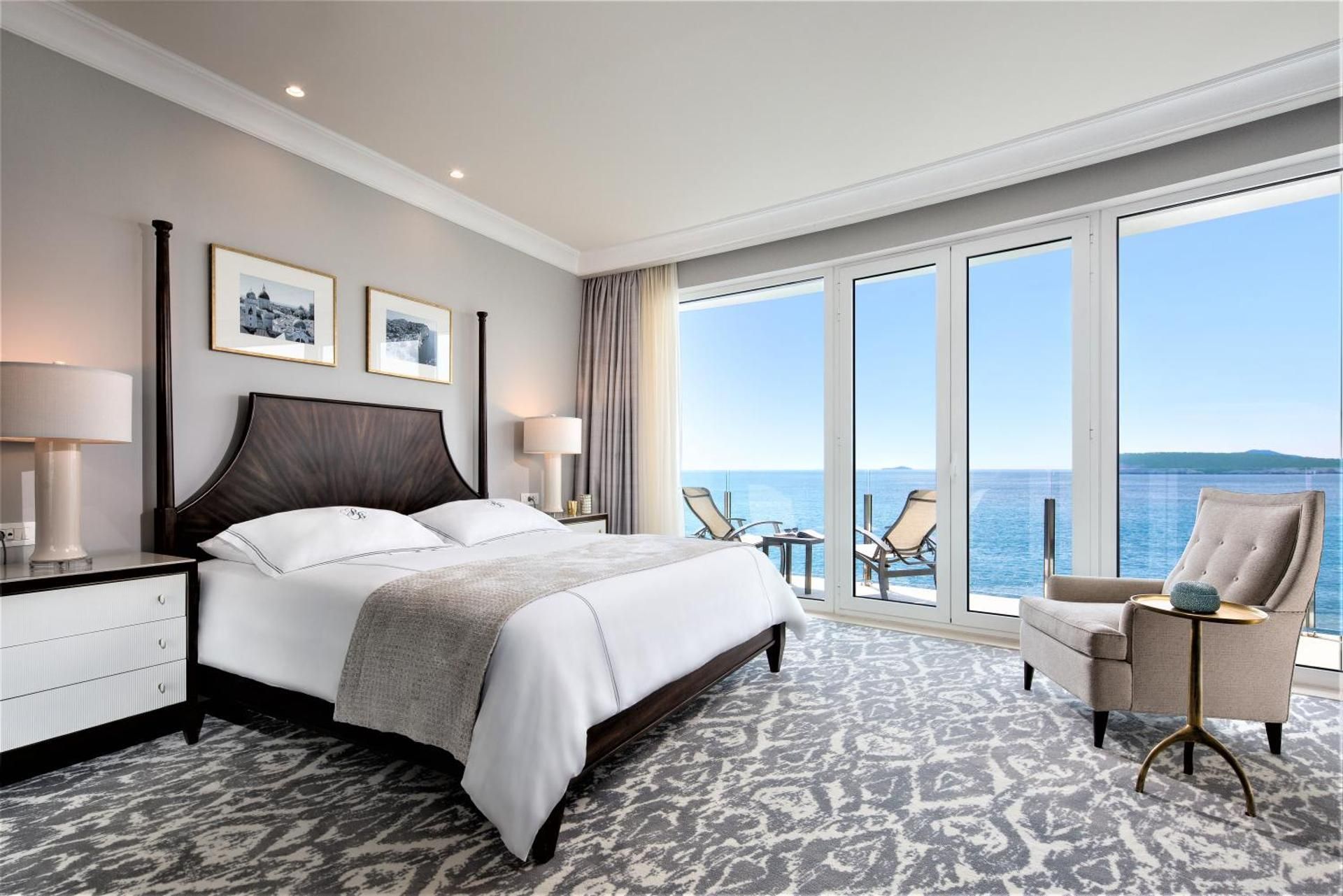 Royal Executive with Sea View