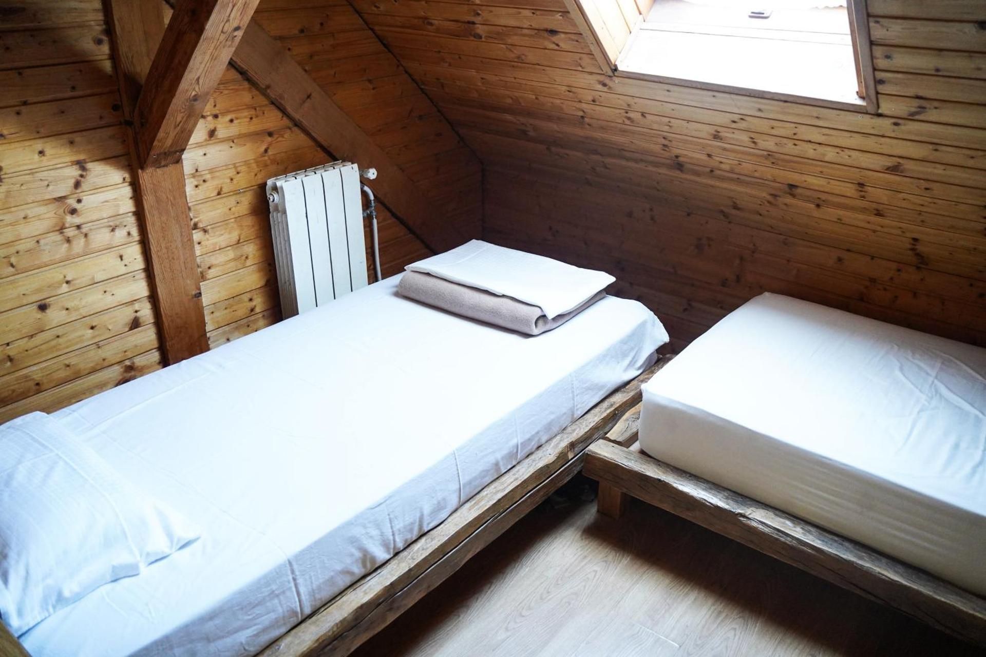 Standard Twin Room with Shared Bathroom