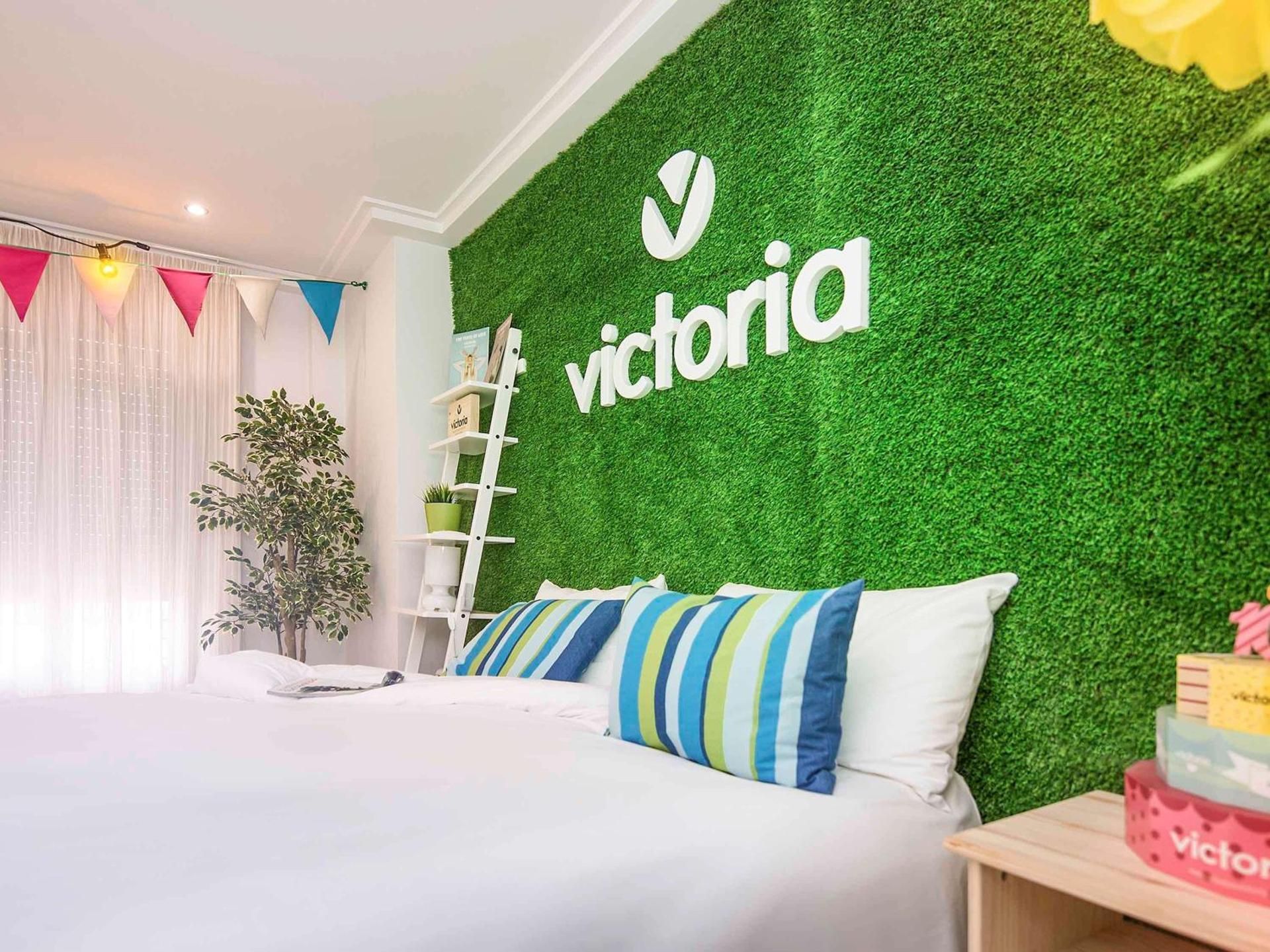 ibis Styles La Rioja Arnedo Superior Room with One Queen Bed and Two Single Beds