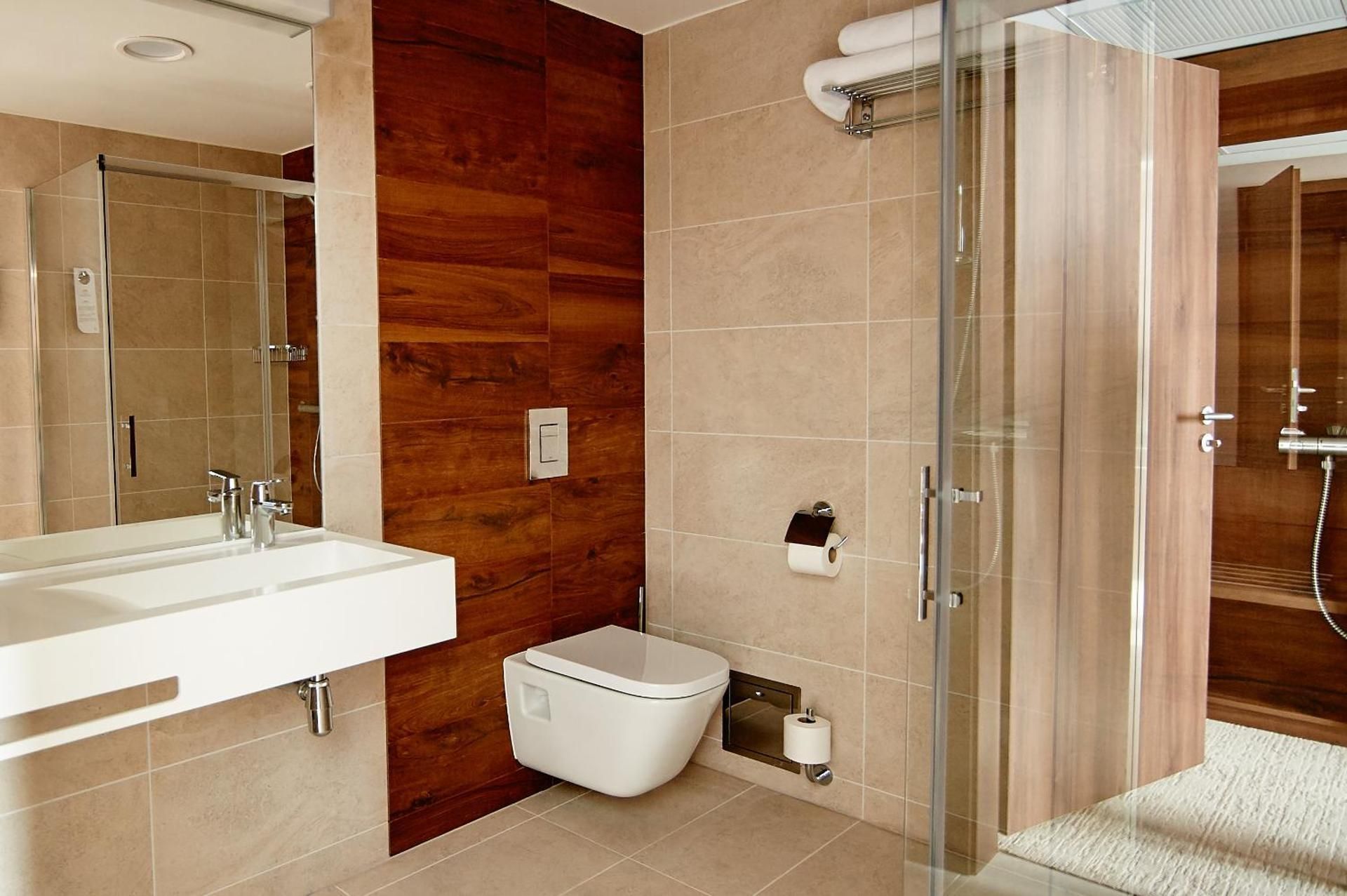 Twin Room with Massage Service Incl.