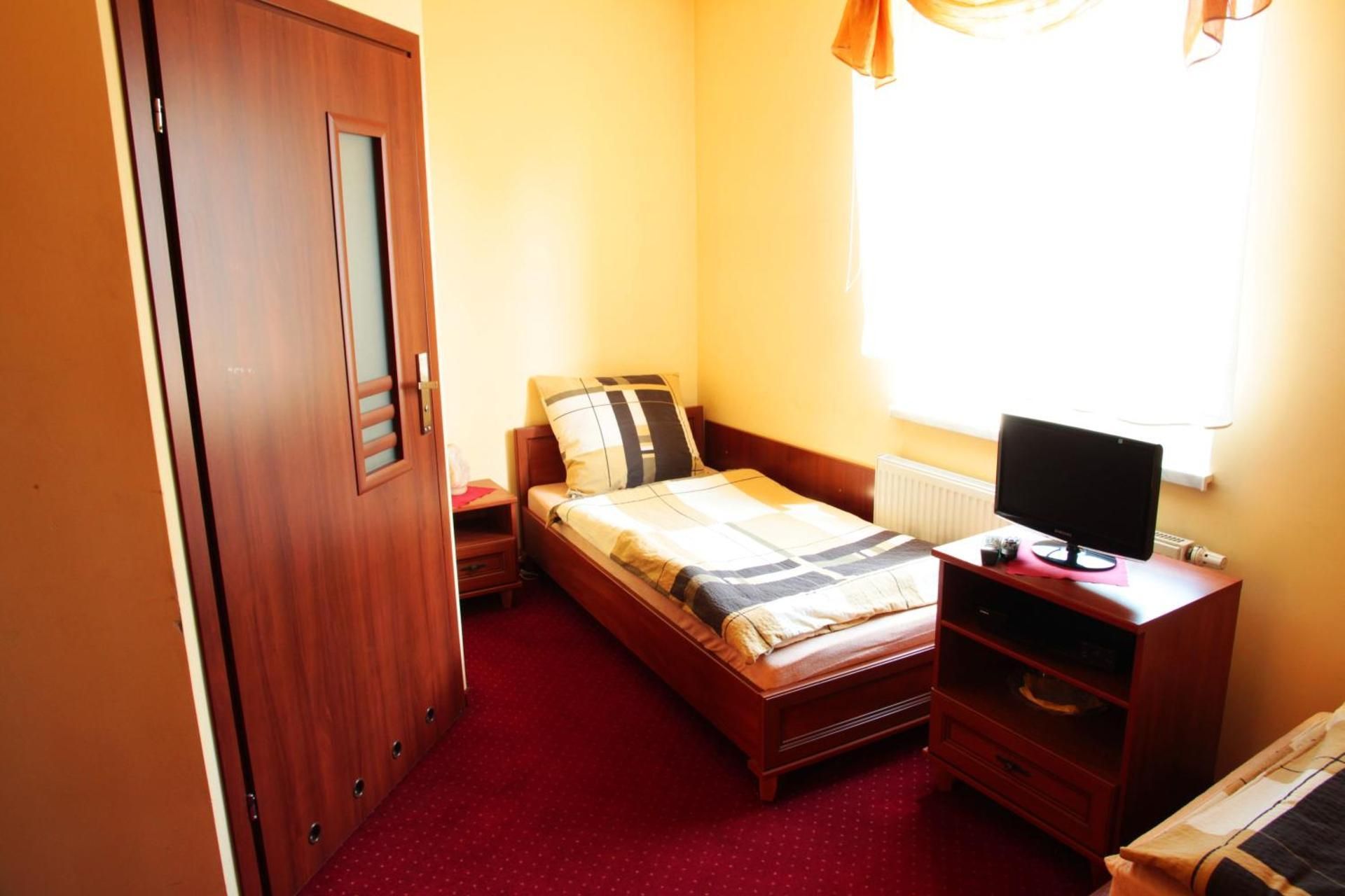 Basic Triple Room