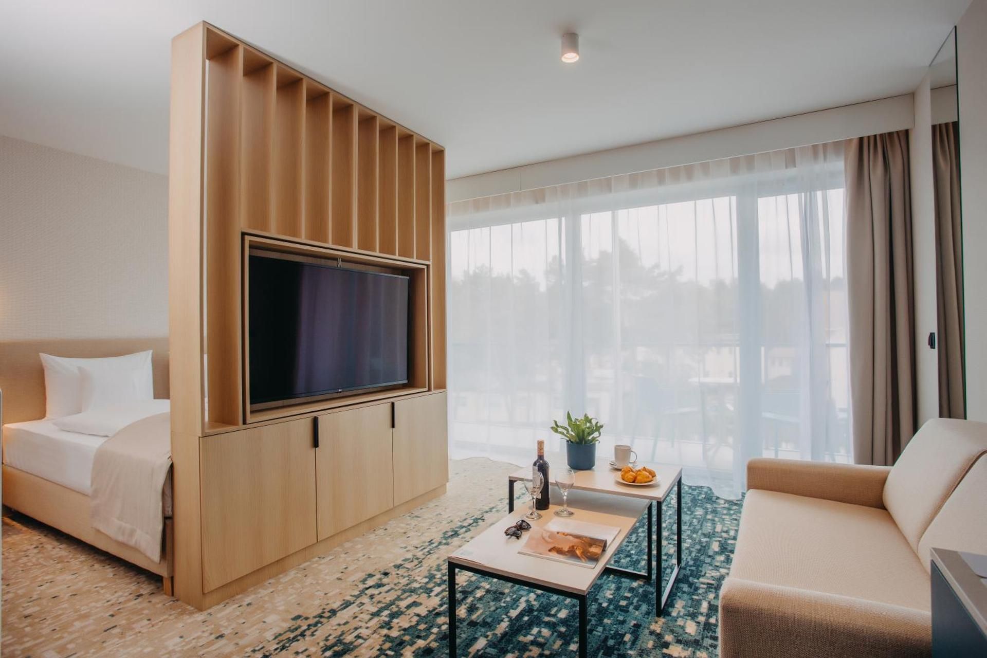 DELUXE APARTMENT