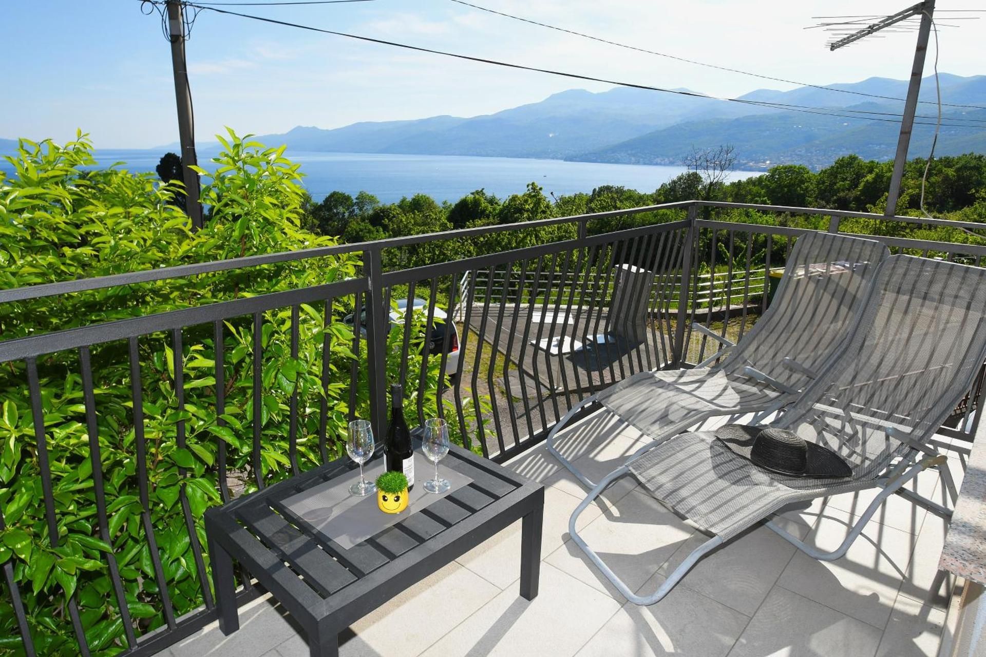 Apartment with Sea View