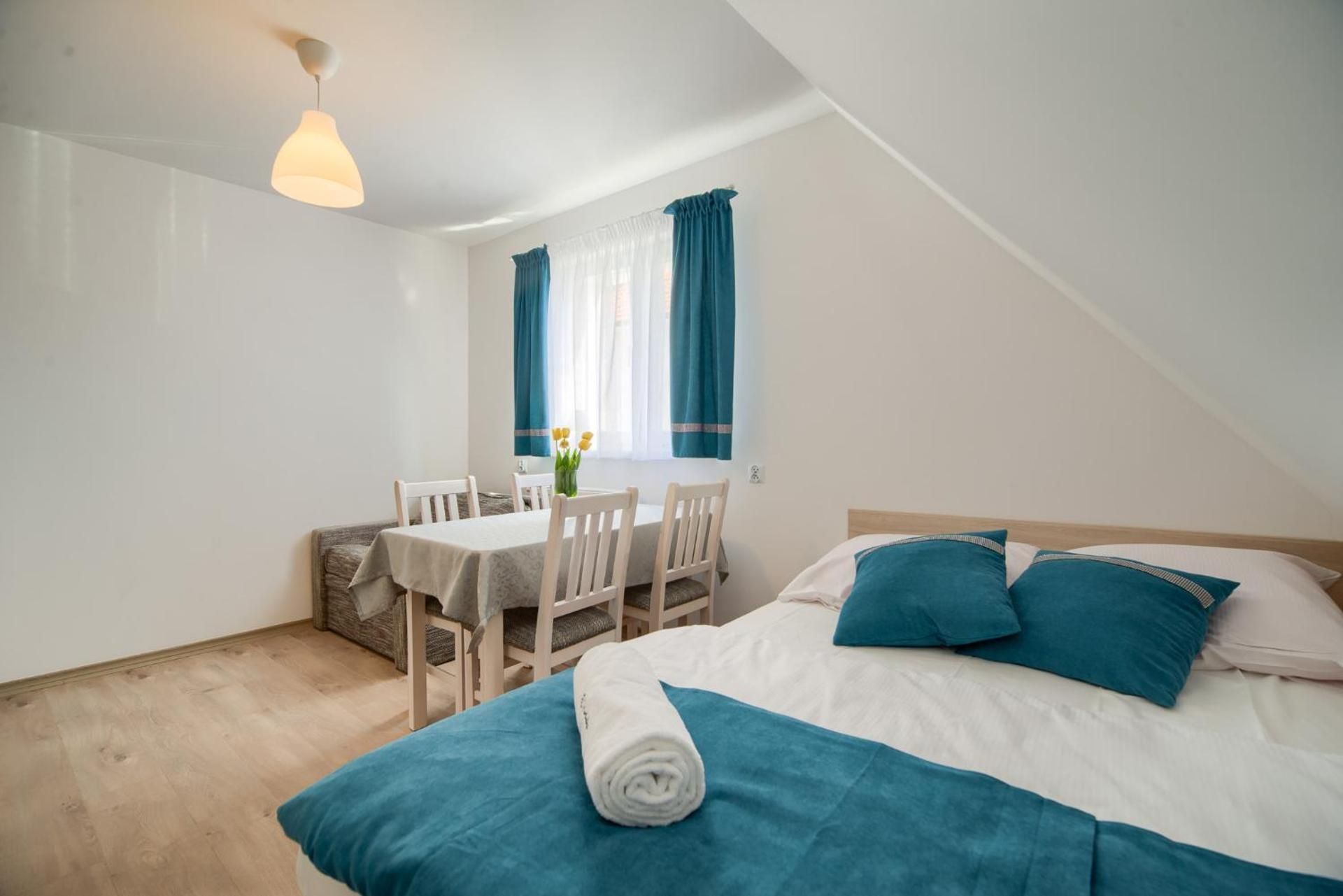 Double or Twin Room with Shower