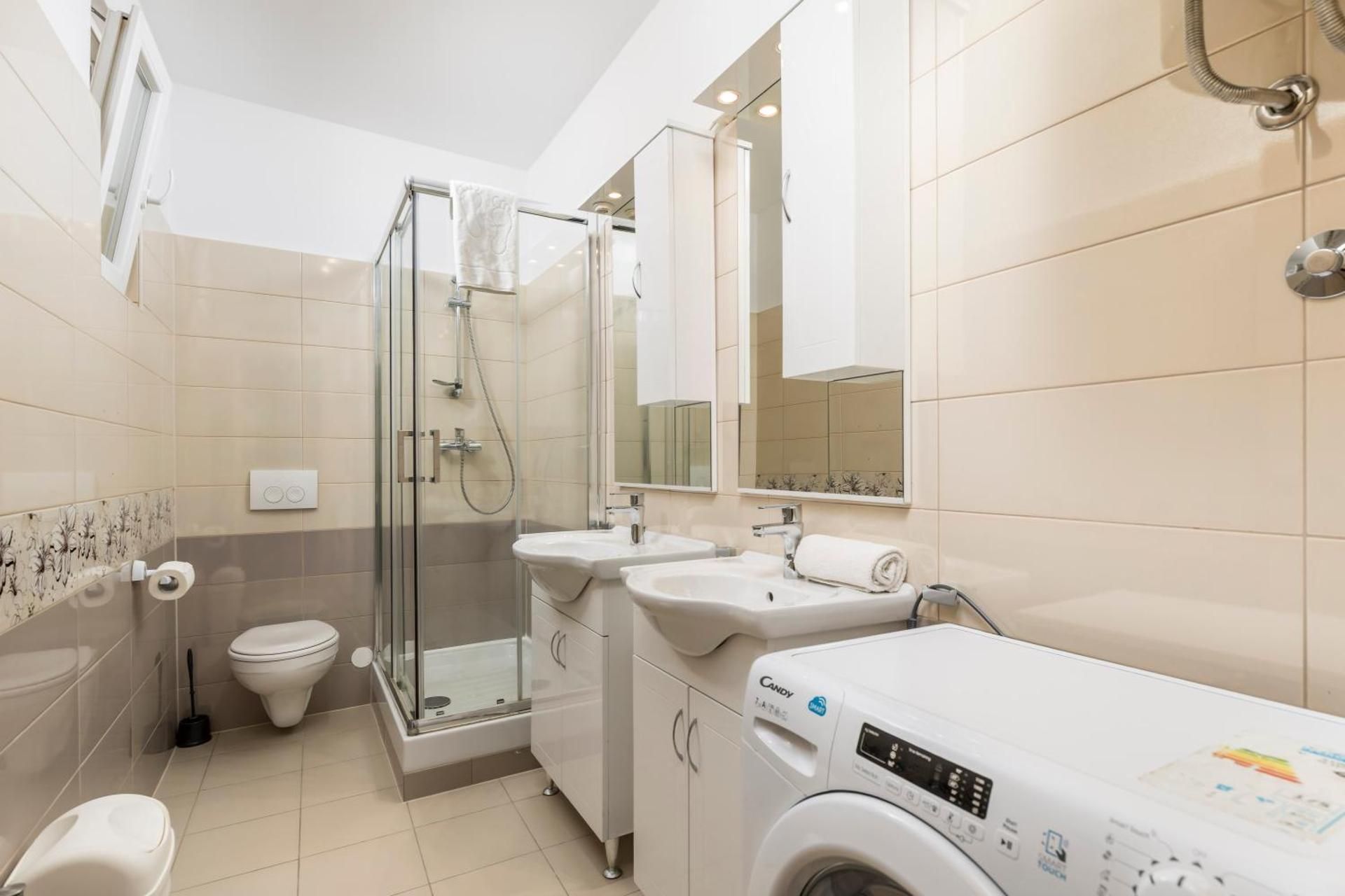 Three-Bedroom Apartment Kružna ulica 6, 1. floor