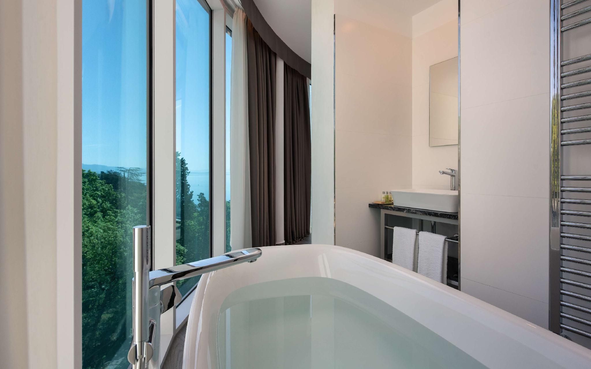 Panorama Suite with View