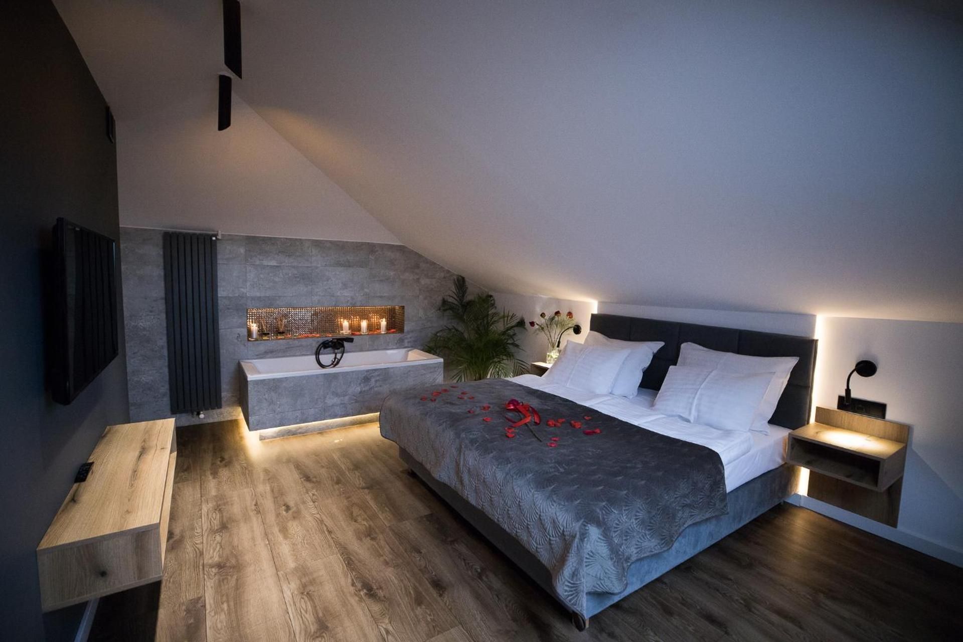 Deluxe Double Room with Bath