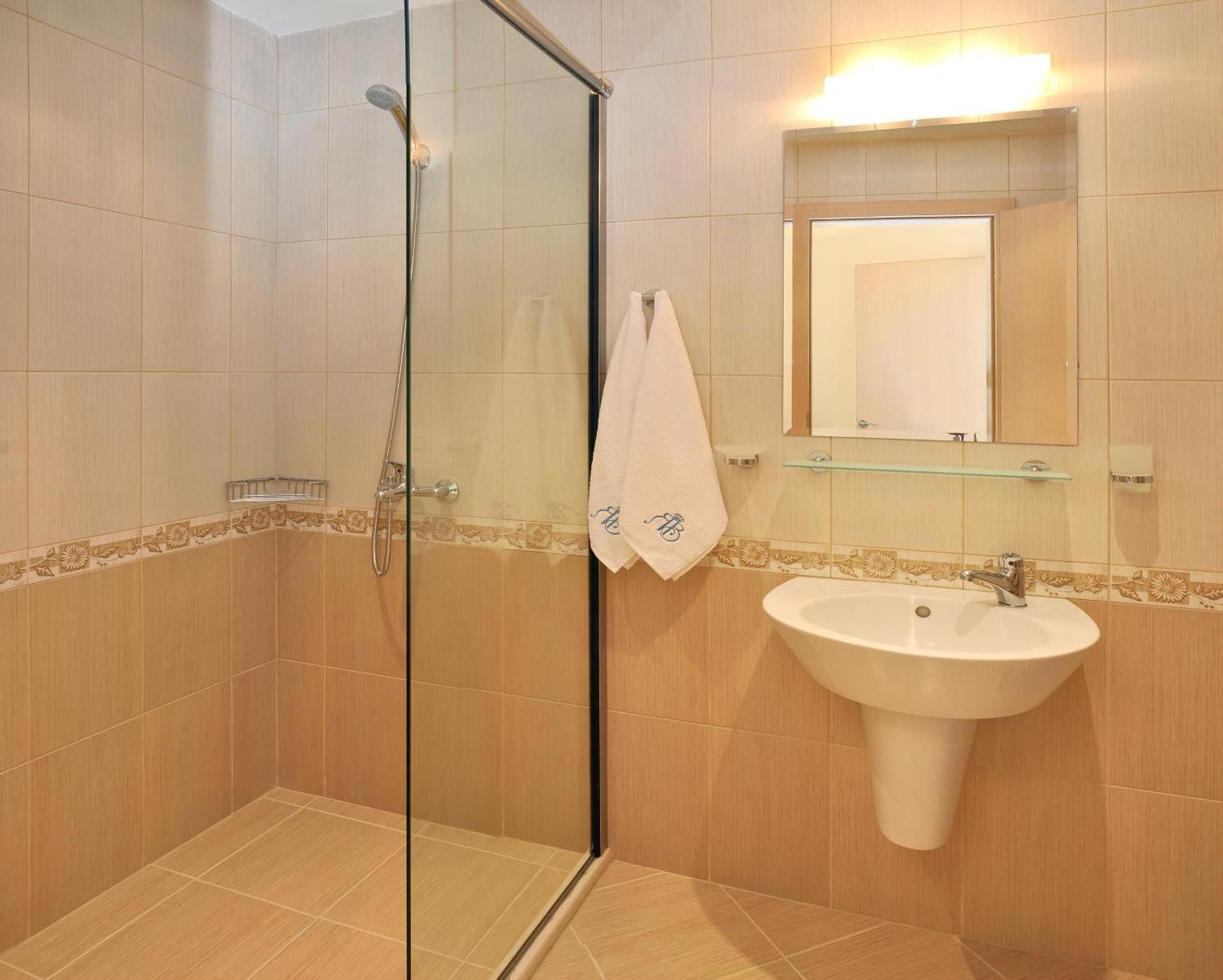 One-Bedroom Apartment with Balcony and Sea View (2 Adults + 2 Children) - Main Building - Free Beach Access