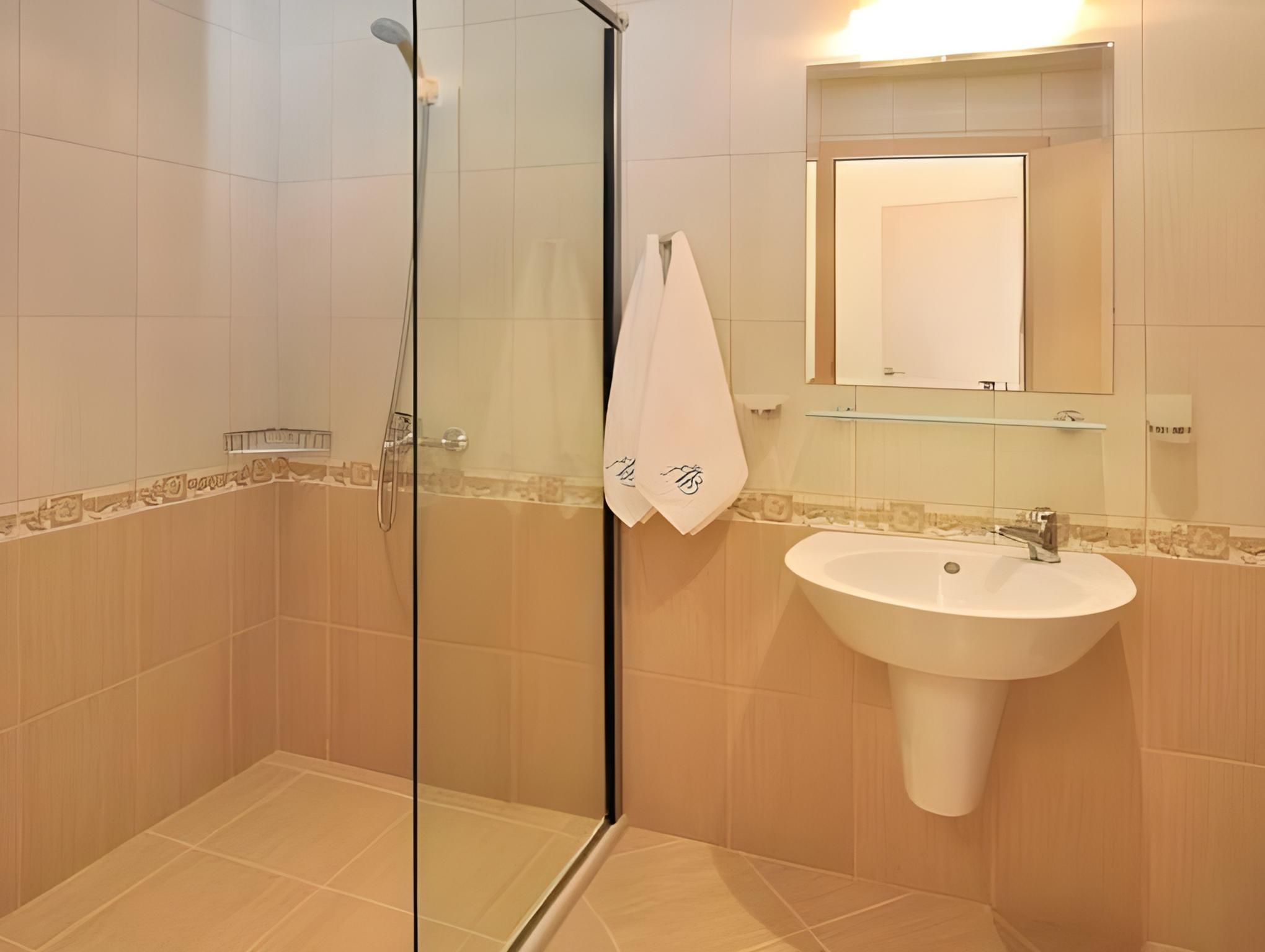 One-Bedroom Apartment with Balcony and Sea View (3 Adults + 1 Child) - Main Building - Free Beach Access