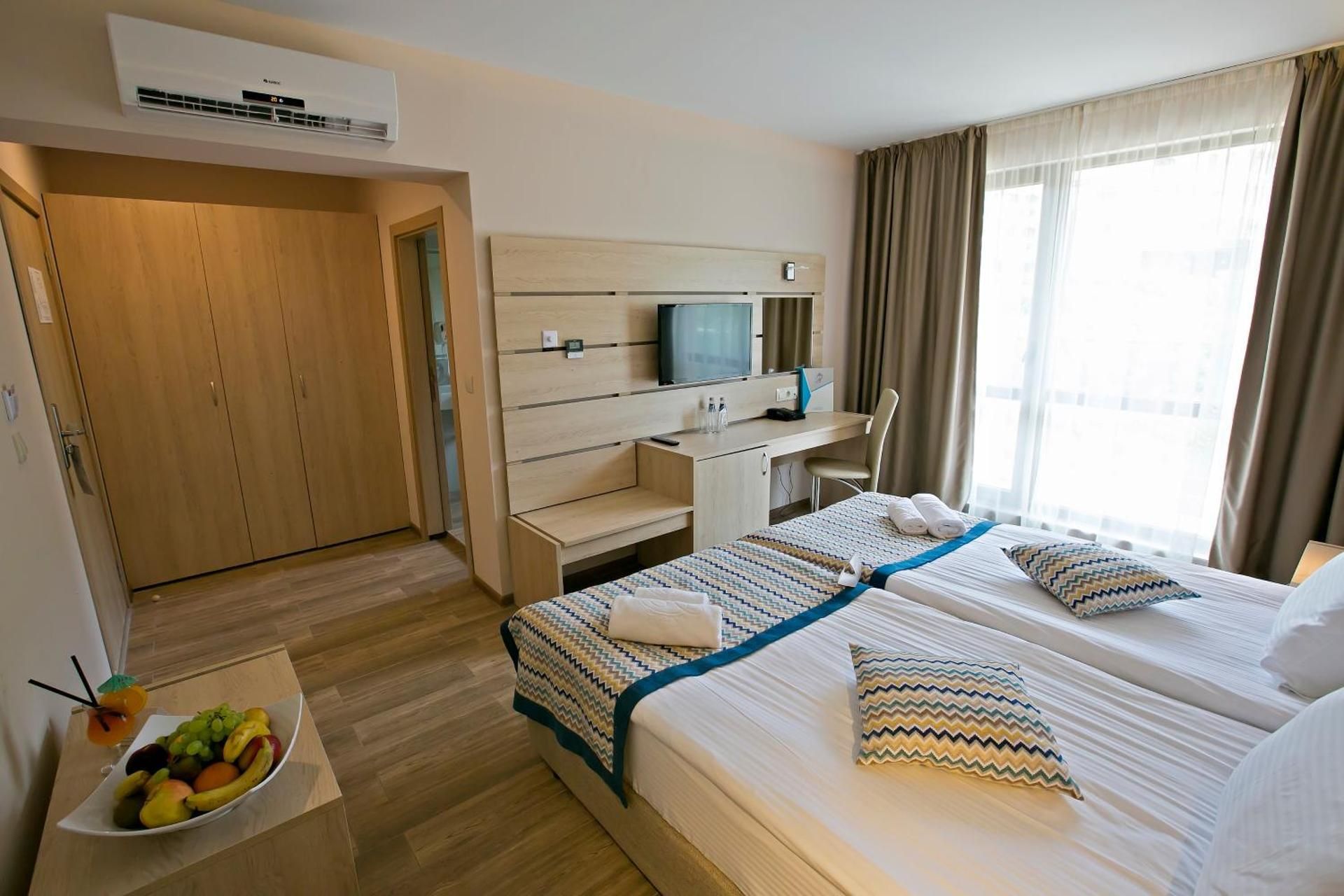 Deluxe Double Room with Park View and Balcony (2 Adults +1 Child) - Free SPA and Beach Access