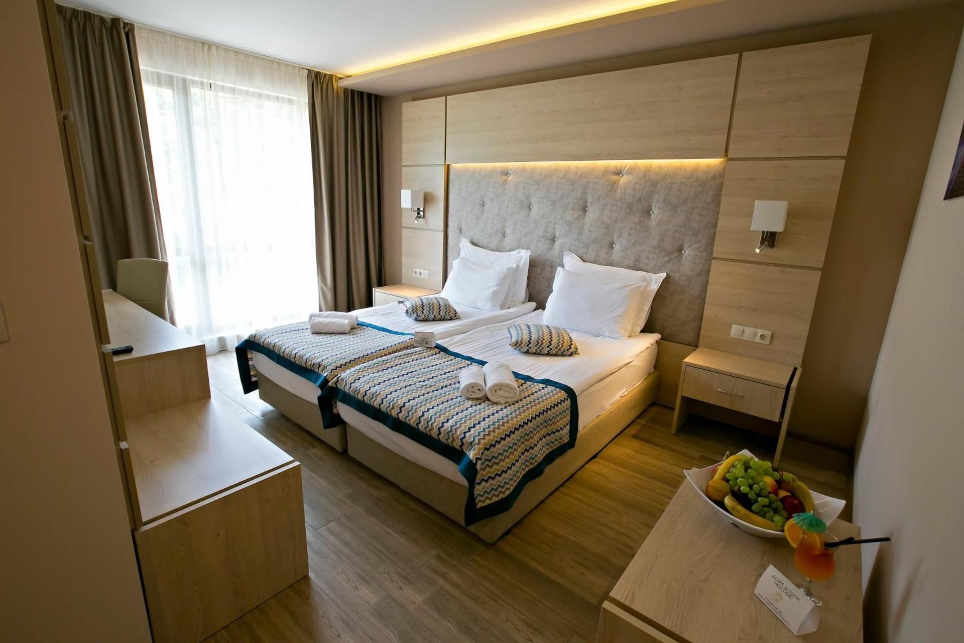 Deluxe Double Room with Balcony and Side Sea View (2 Adults + 1 Children) - Free SPA and Beach Access