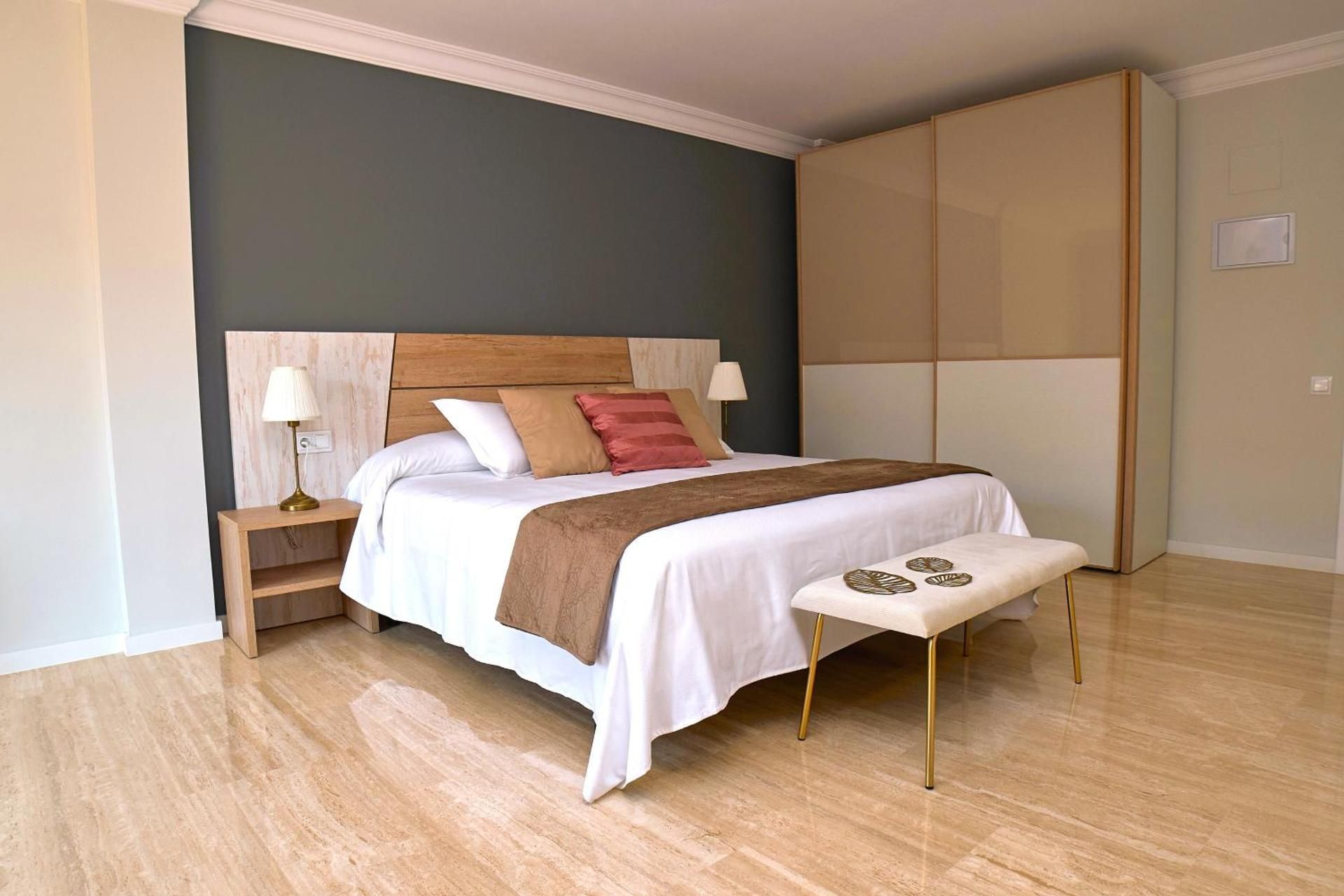 Queen Room with Spa Bath
