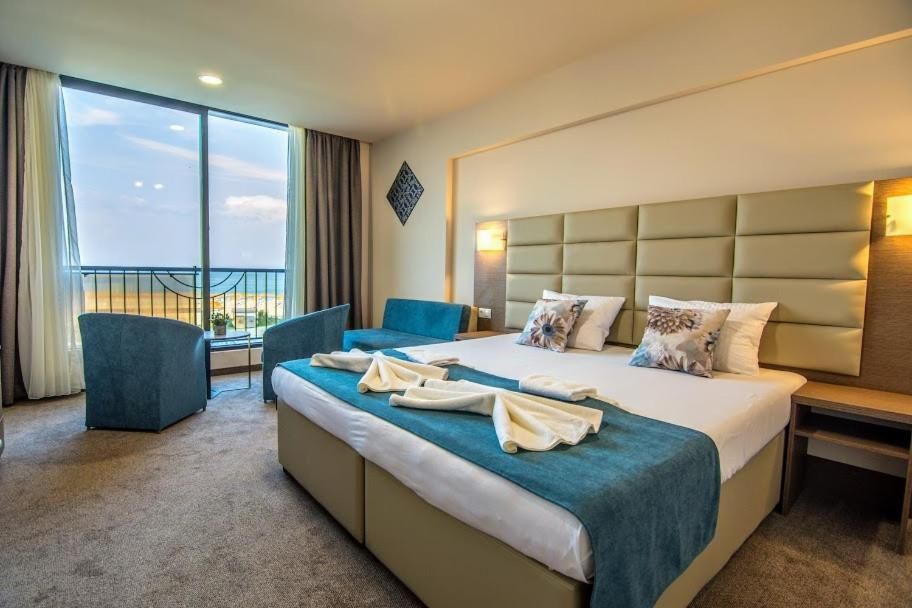 Deluxe double room with Front Sea View