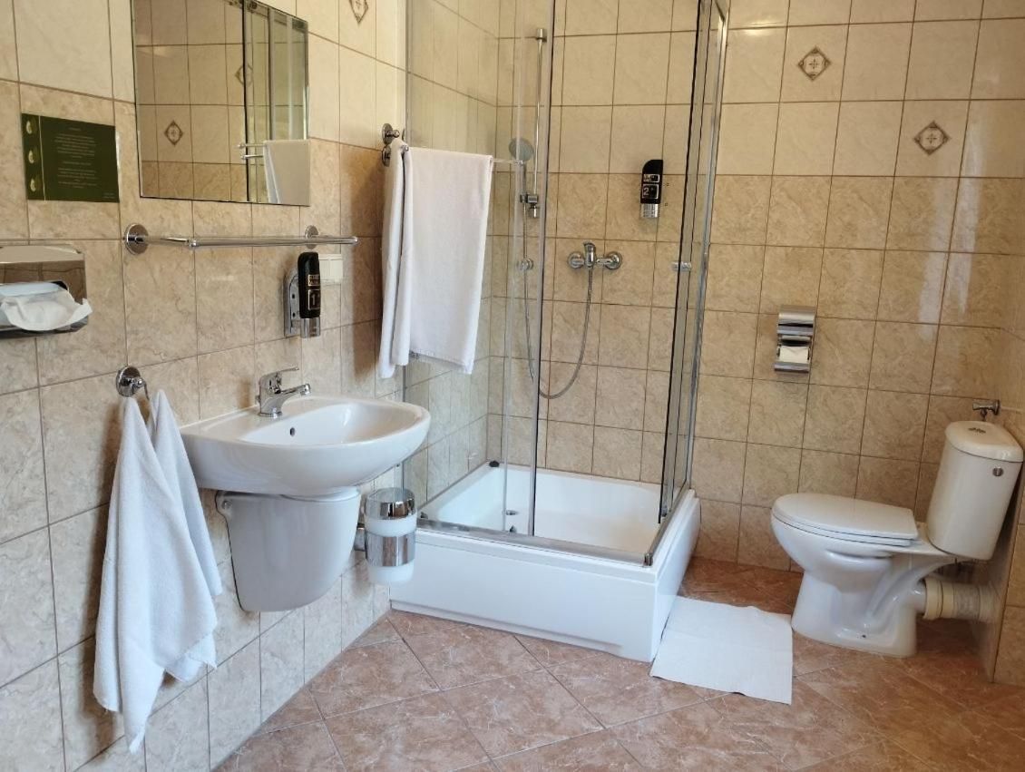 Zloty Lin Standard Double or Twin Room