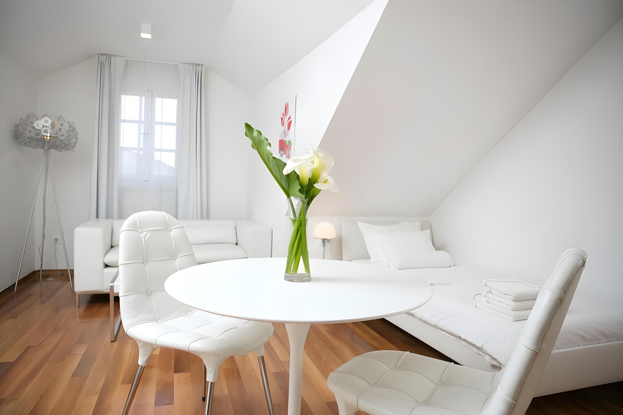 Superior Twin Studio 303