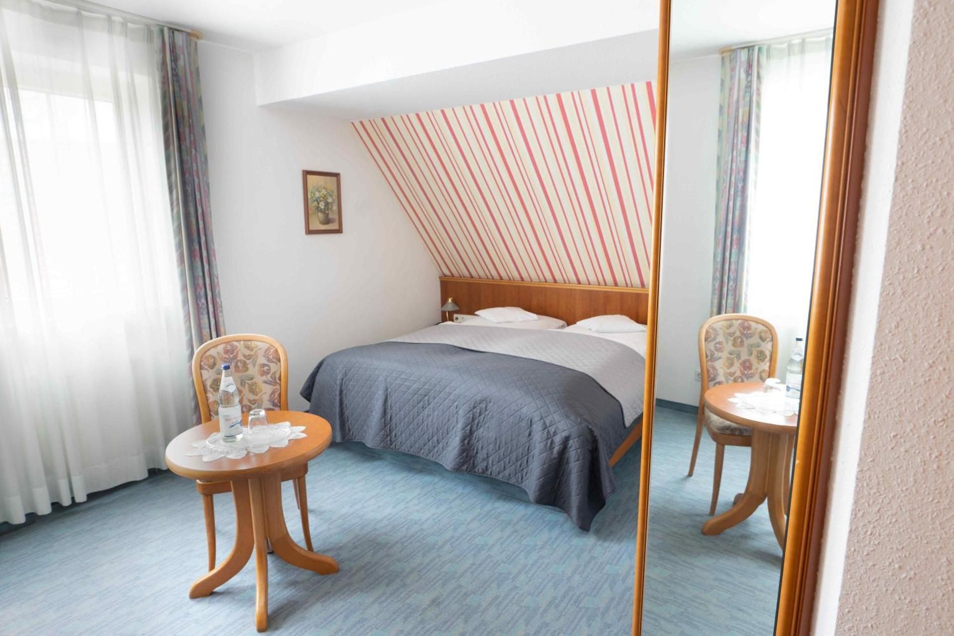 Deluxe Double Room with Shower