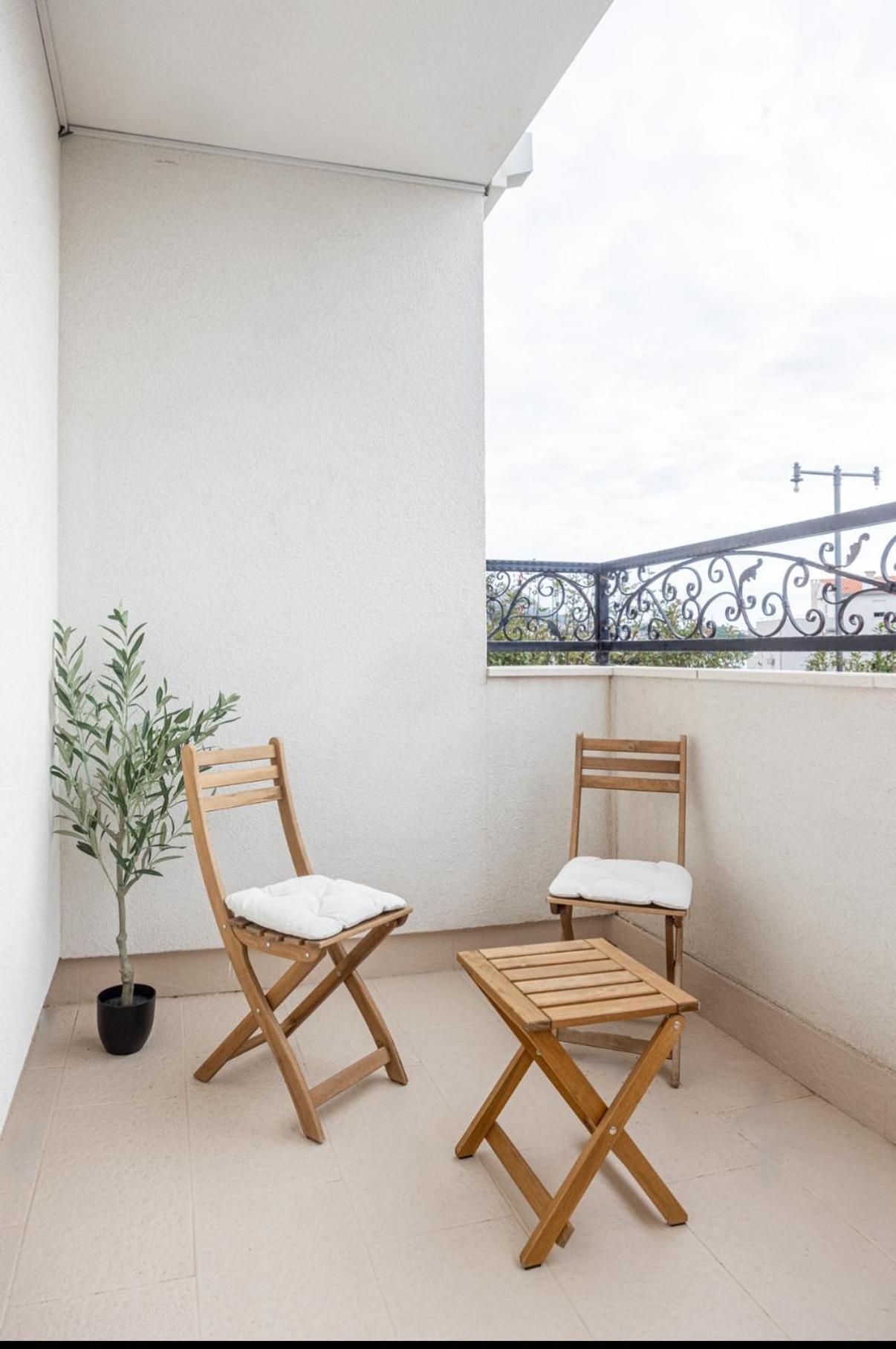 loor luxury retreat Deluxe Queen Room 2