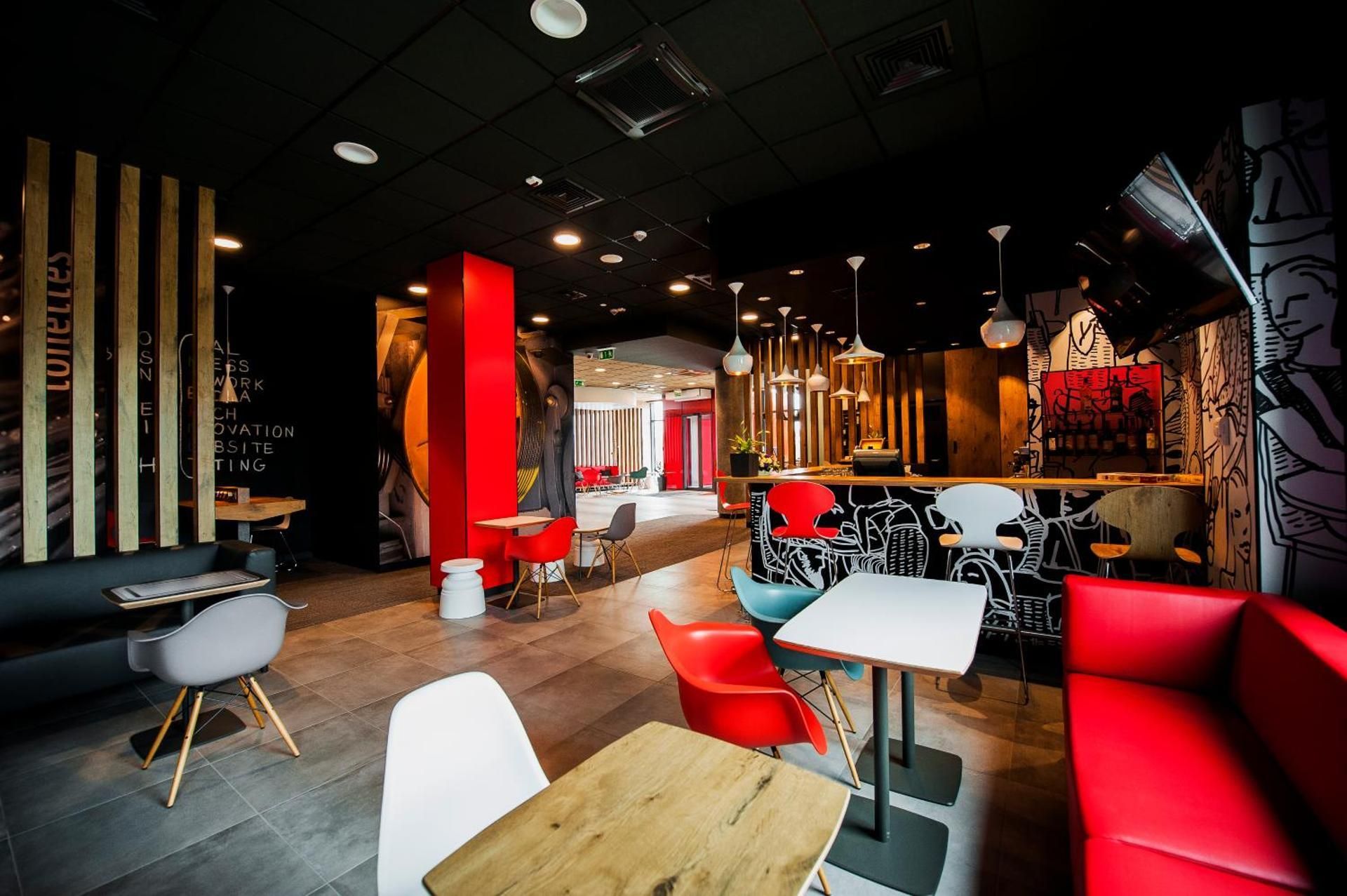 shared lounge/tv area