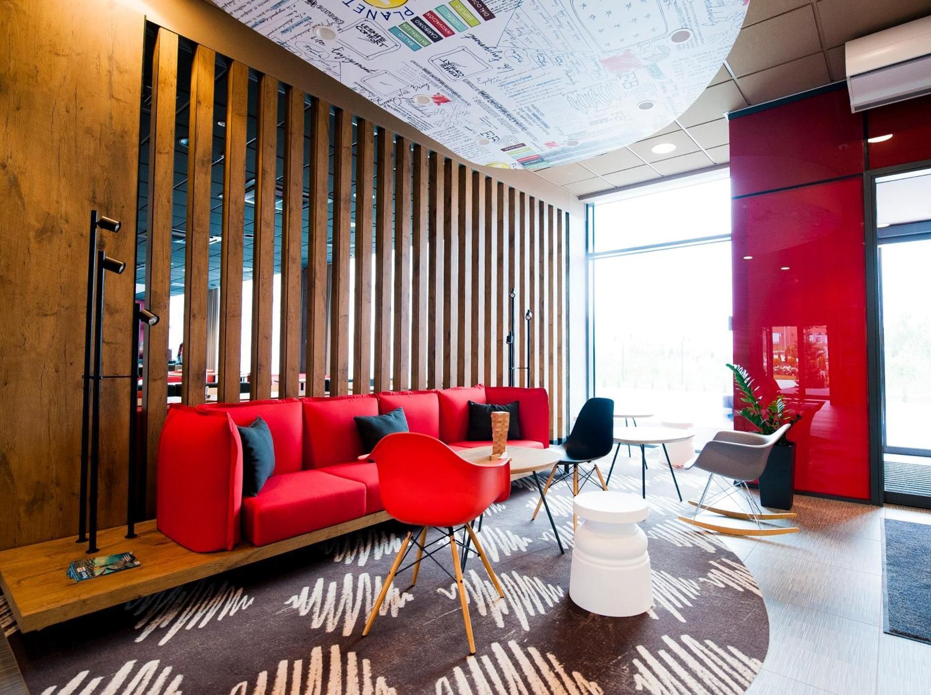 shared lounge/tv area