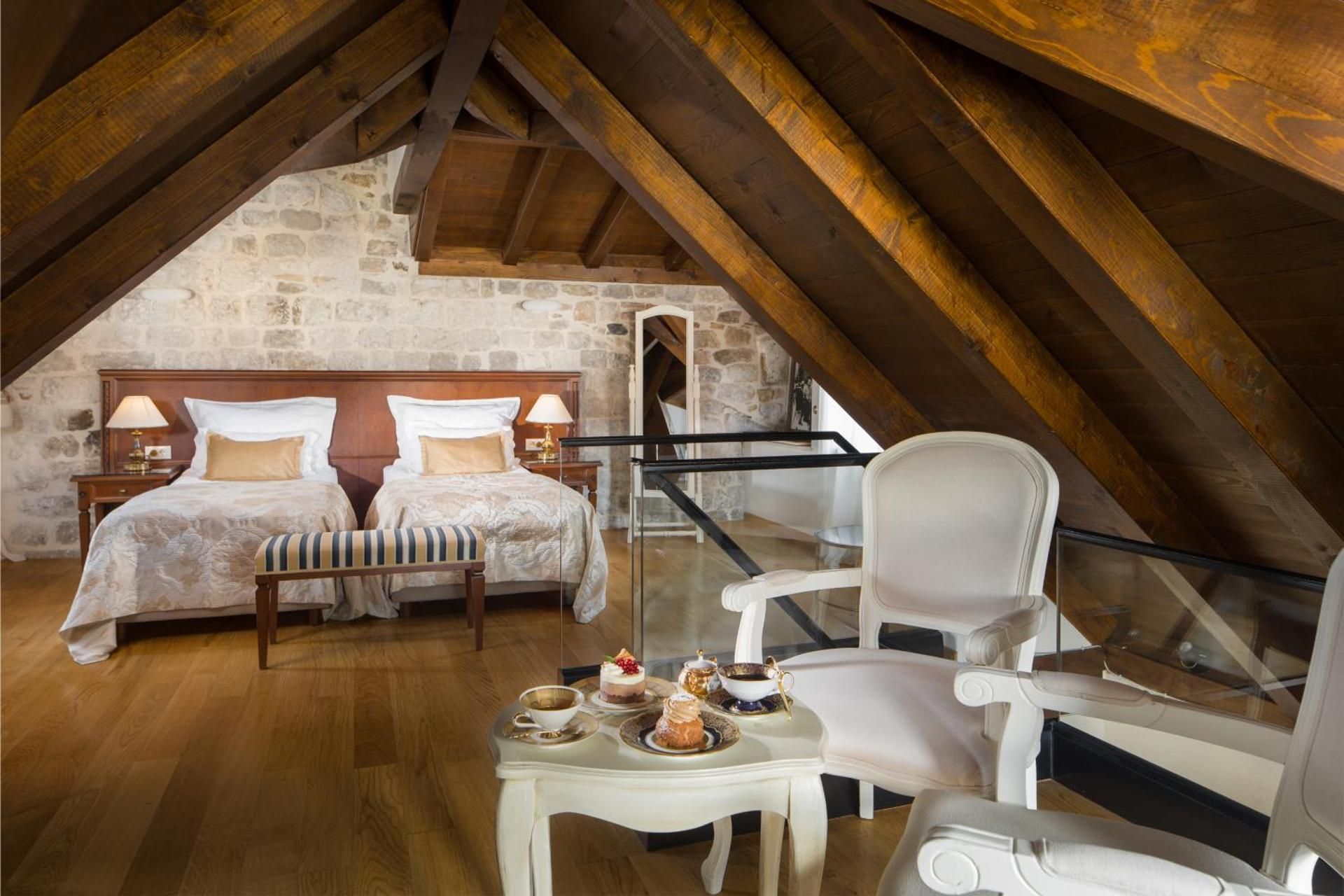 Family Duplex Room with Old Town View