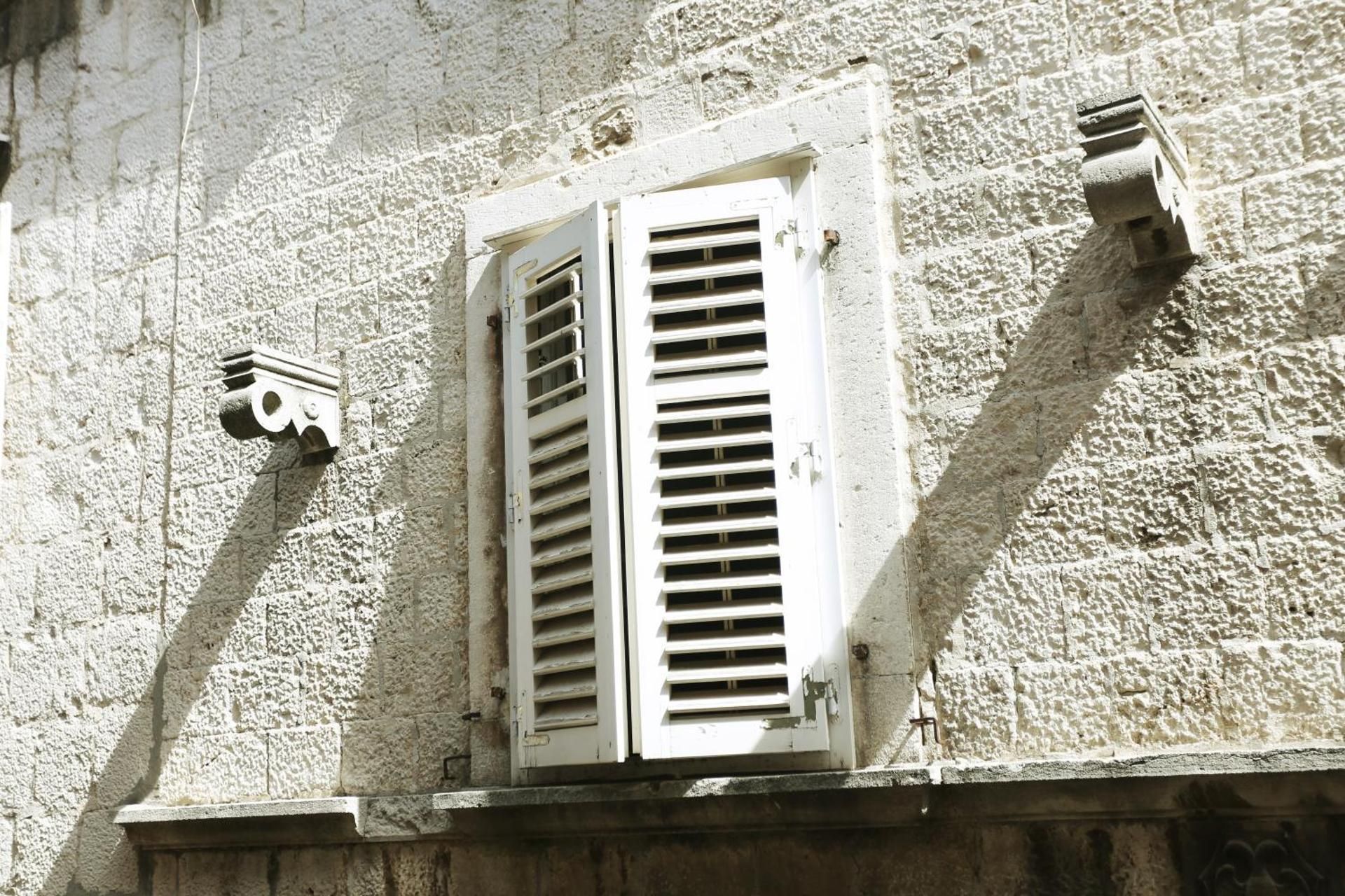 Palace Wall Residences