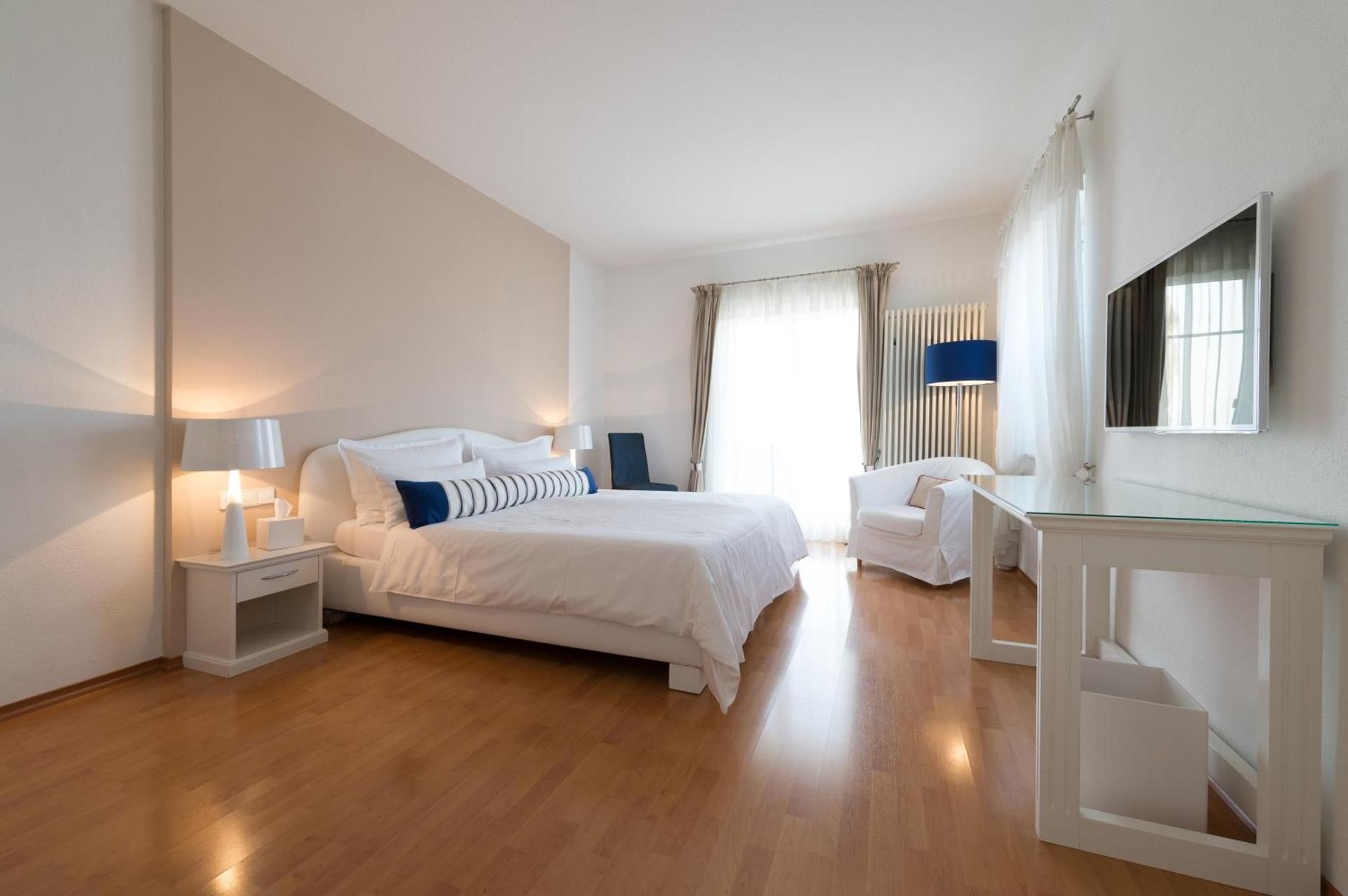 Double Room with Lake View