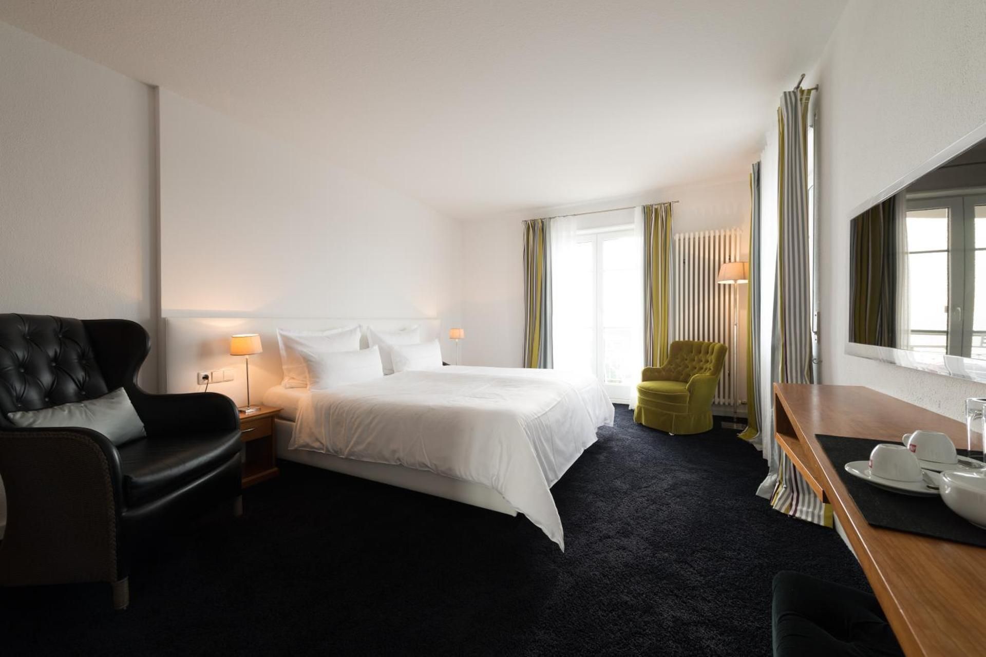Double Room with Lake View