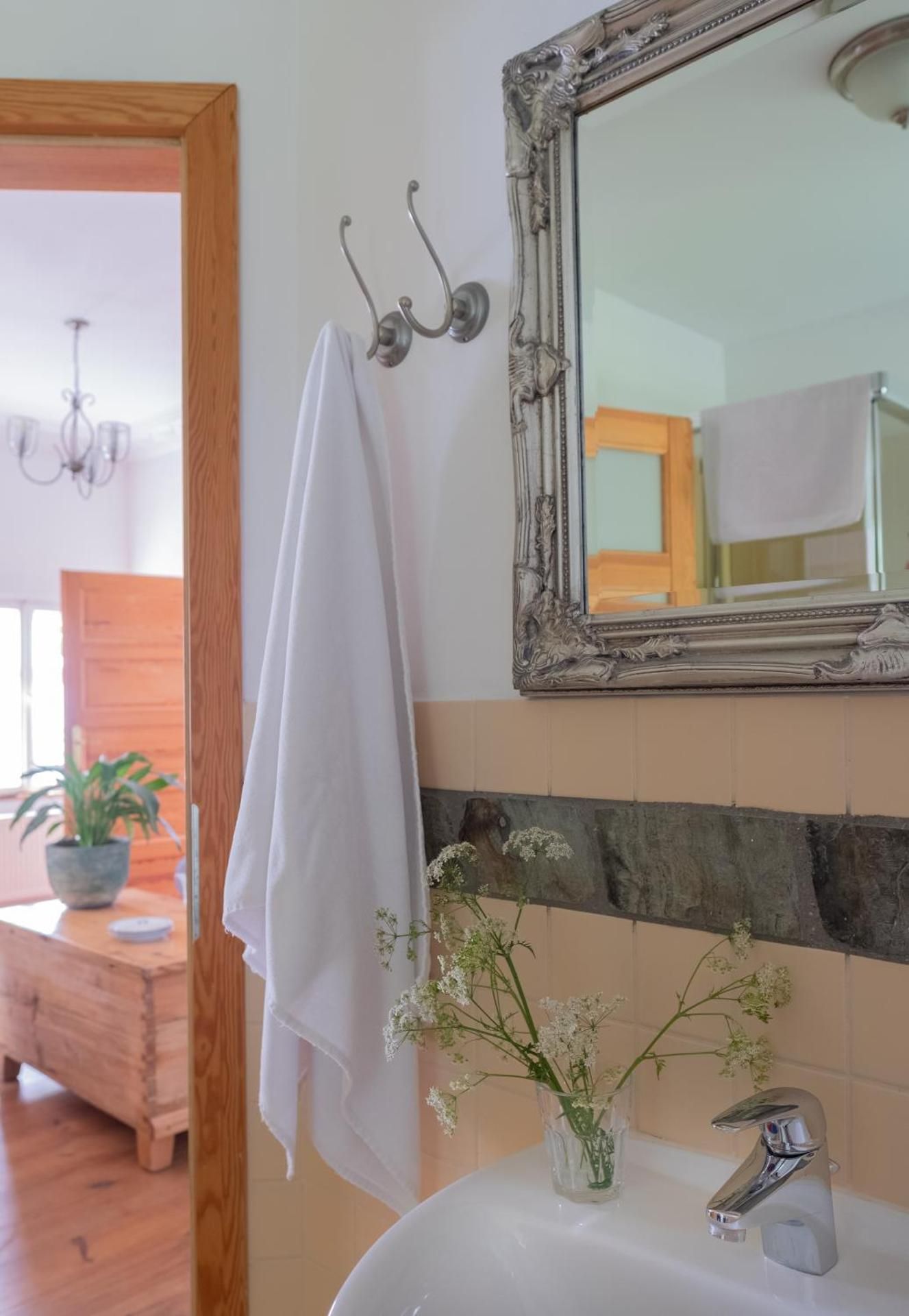 Two-Bedroom Apartment ( 6 Adults)