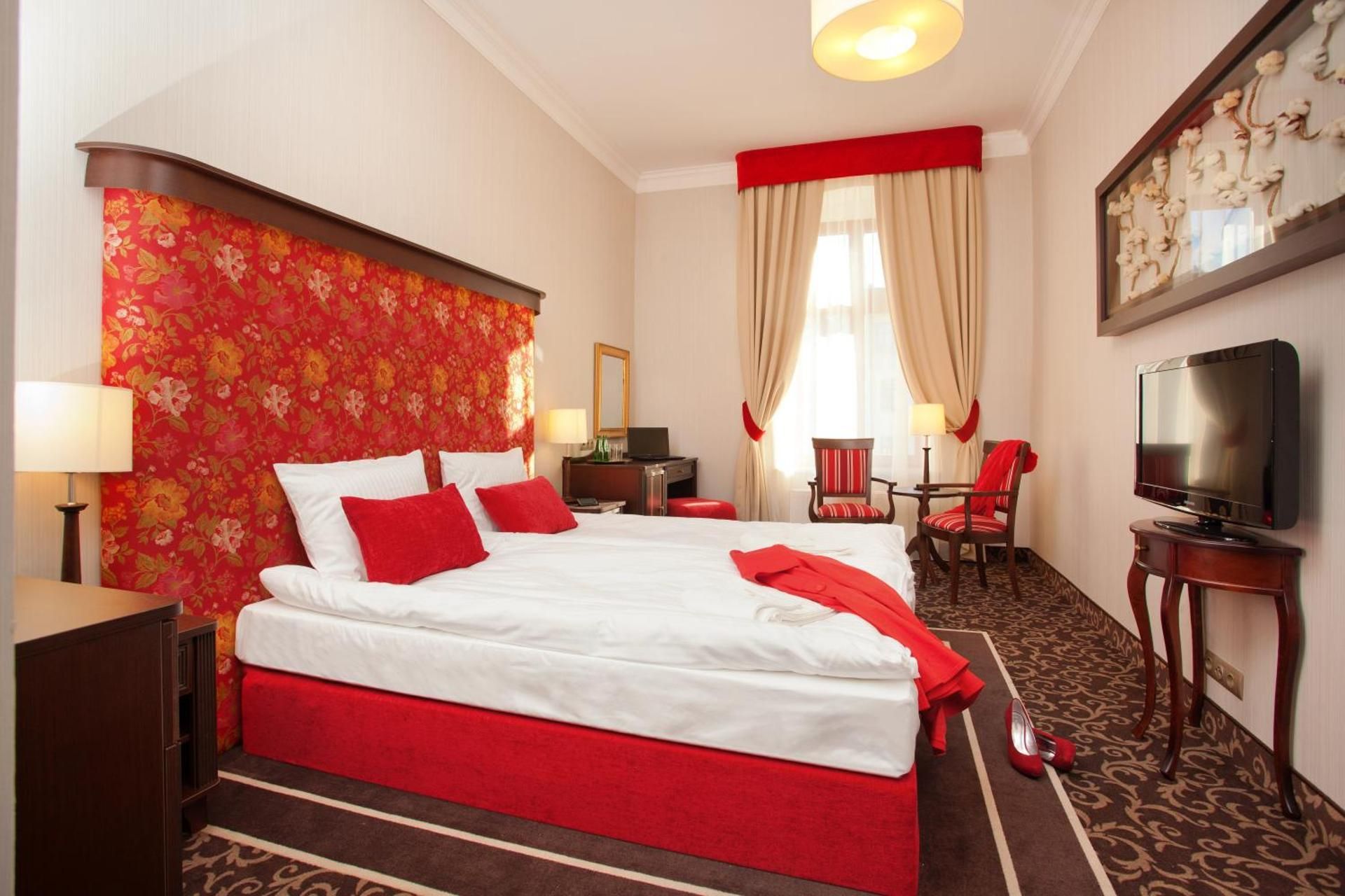 Deluxe Double or Twin Room