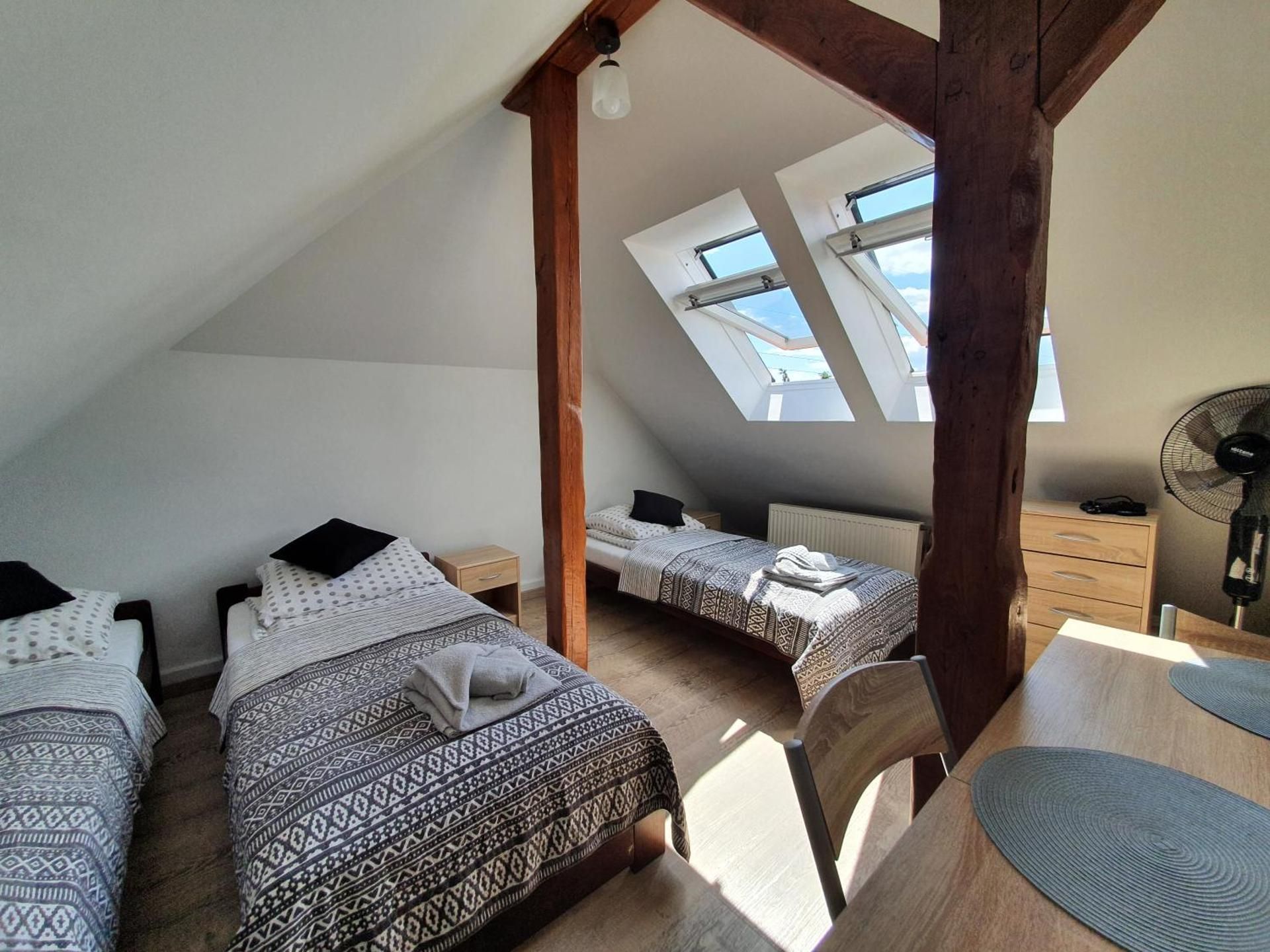 Studio (4 Adults) - Attic