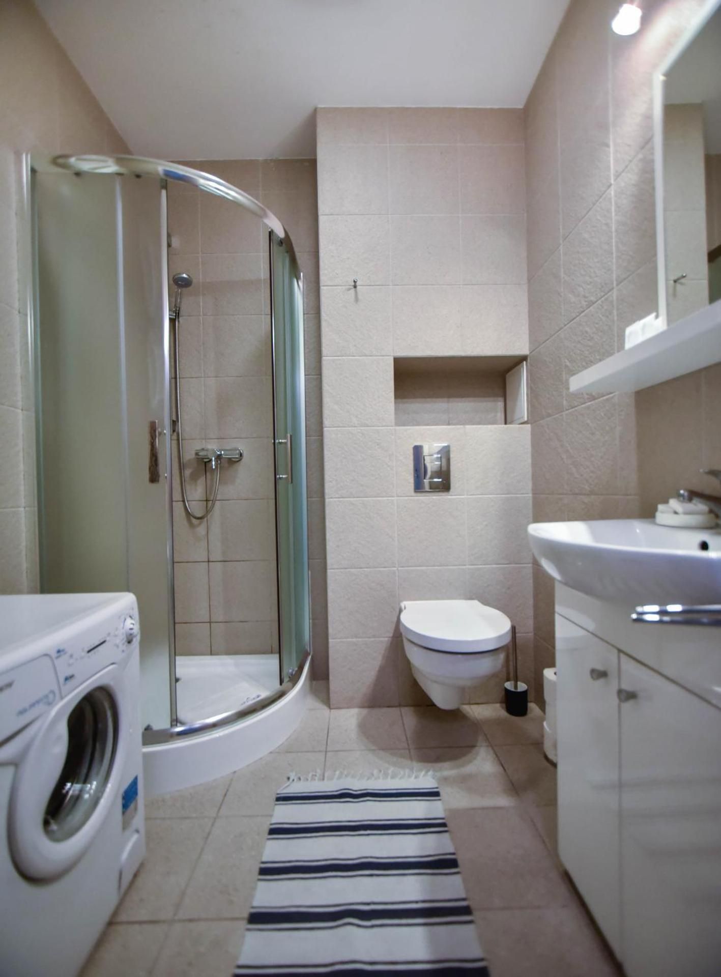 Premier One-Bedroom Apartment