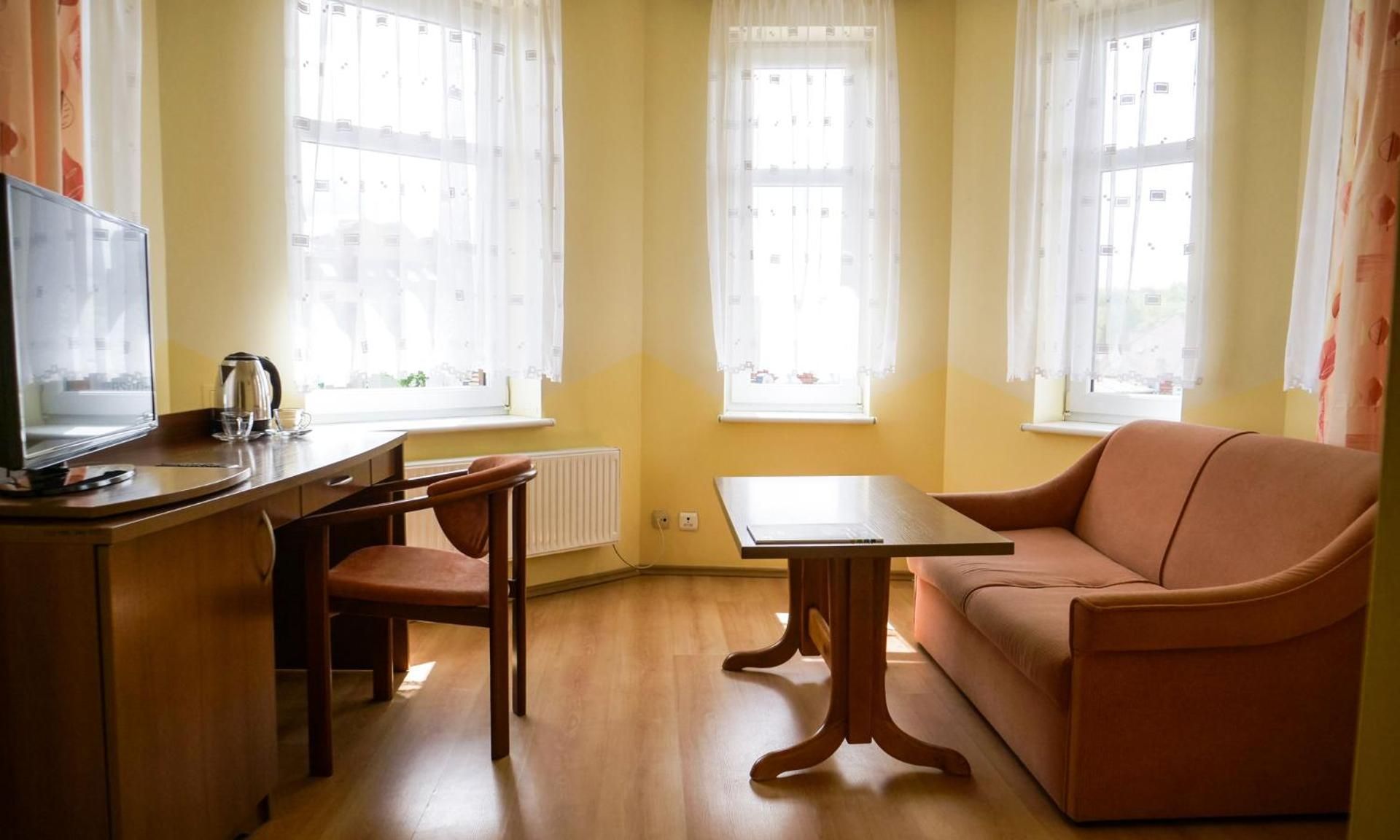 Studio with Sofa Bed