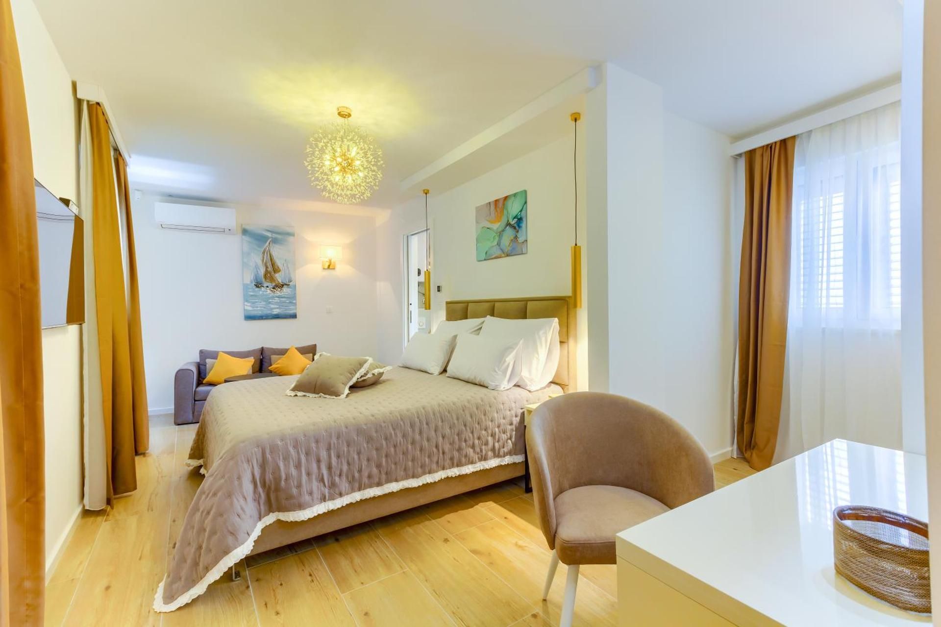 Irini Luxury Rooms